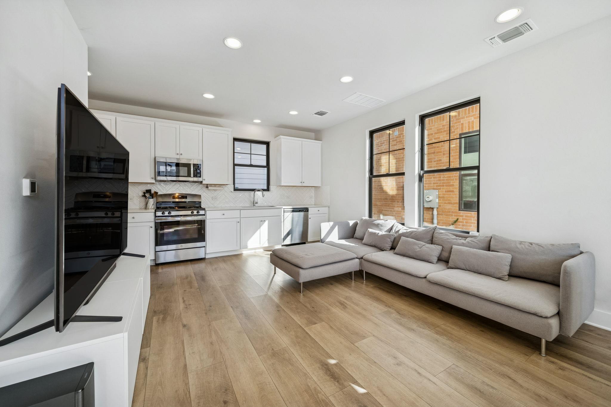 3322 McCurdy St, Austin, TX 78723