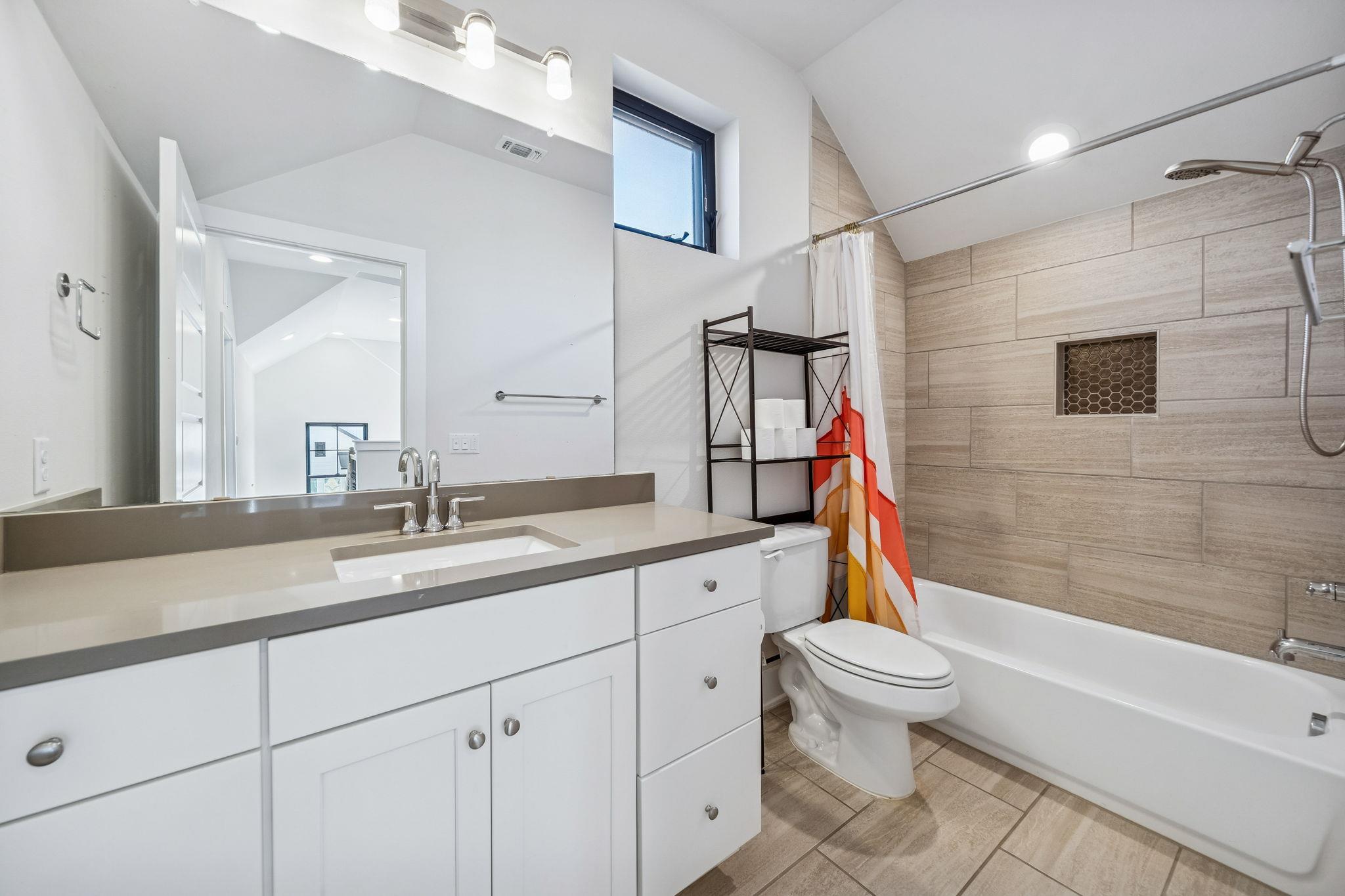 3322 McCurdy St, Austin, TX 78723