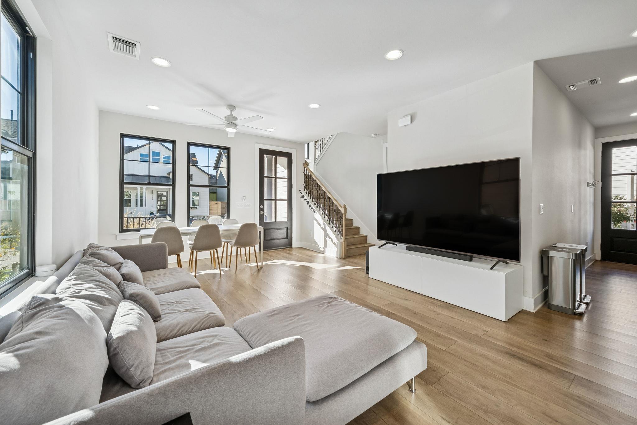 3322 McCurdy St, Austin, TX 78723