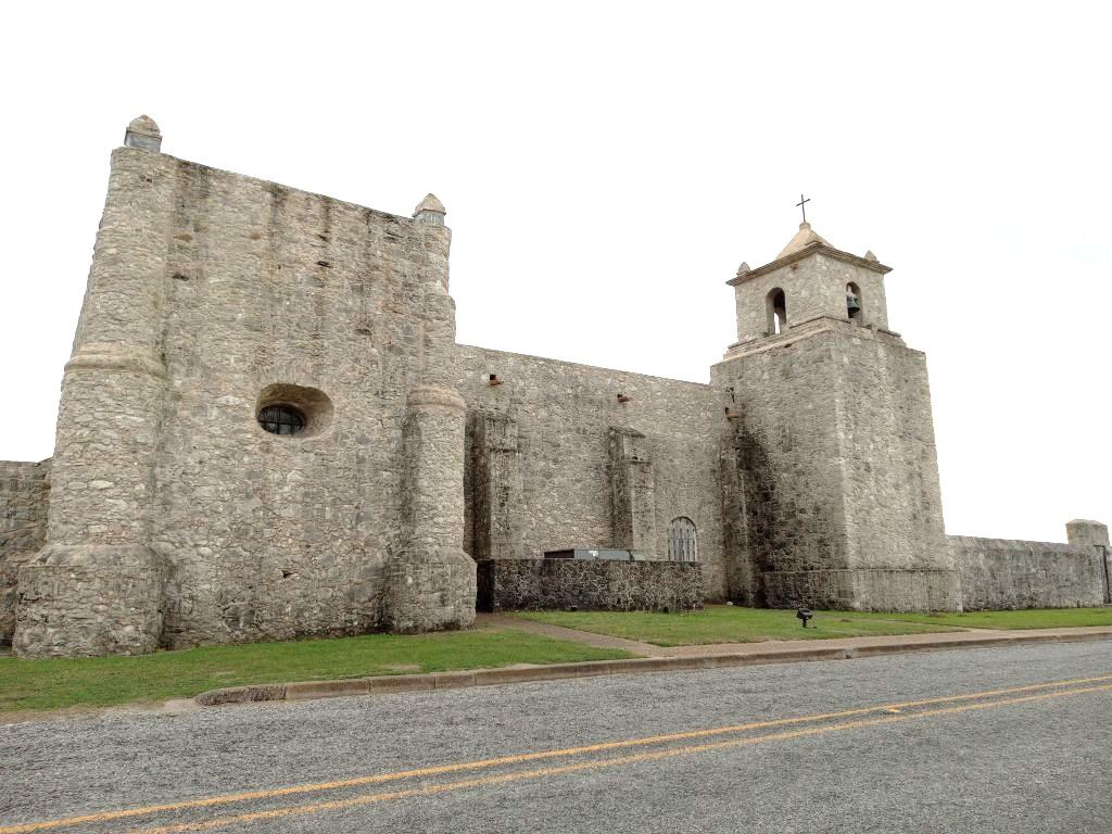 251 Lefty Lane Ln, Goliad, TX 77963