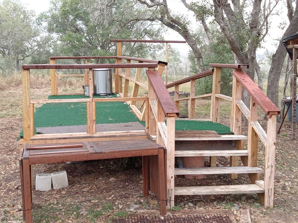 251 Lefty Lane Ln, Goliad, TX 77963