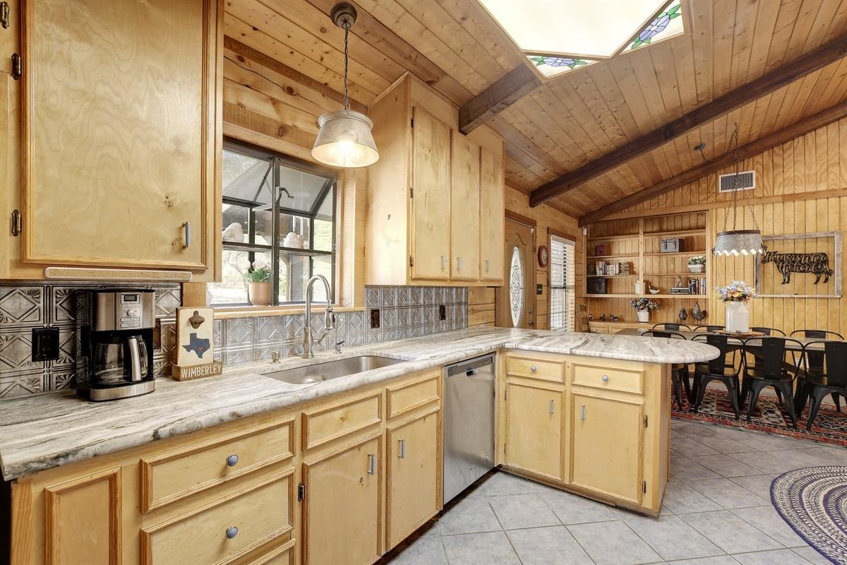 901 Thompson Ranch Rd, Wimberley, TX 78676