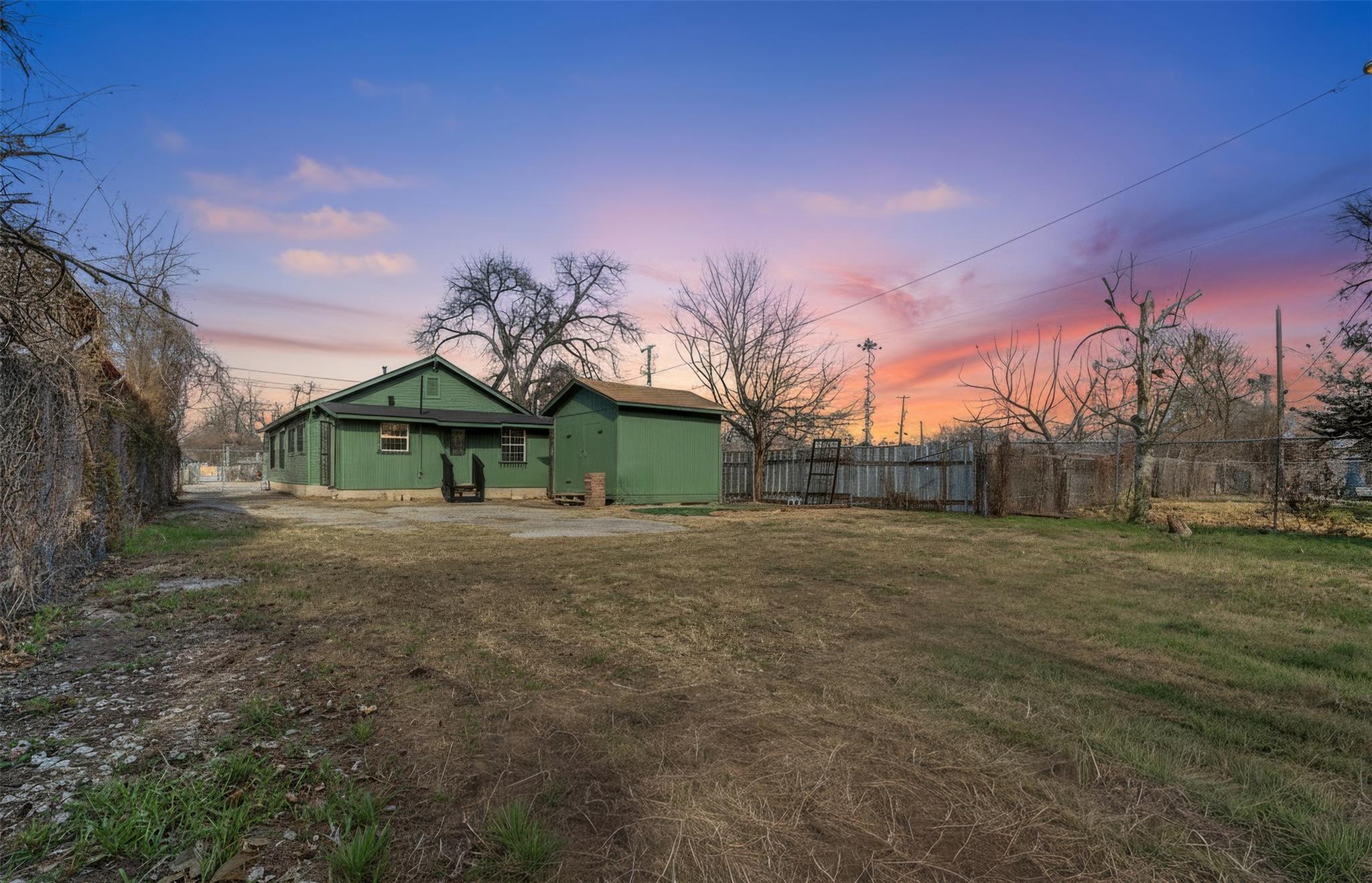 2703 E Cesar Chavez St, Austin, TX 78702