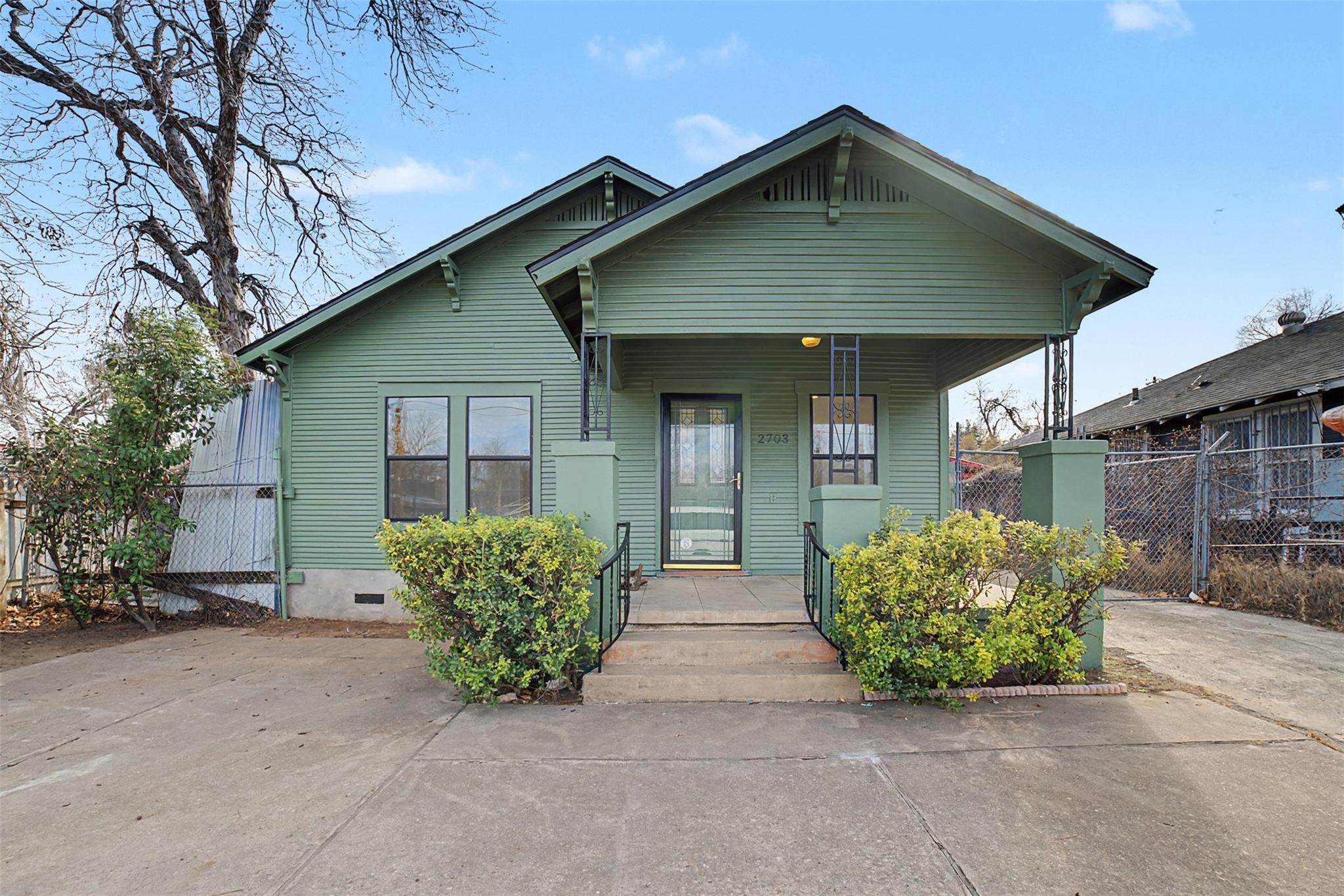 2703 E Cesar Chavez St, Austin, TX 78702