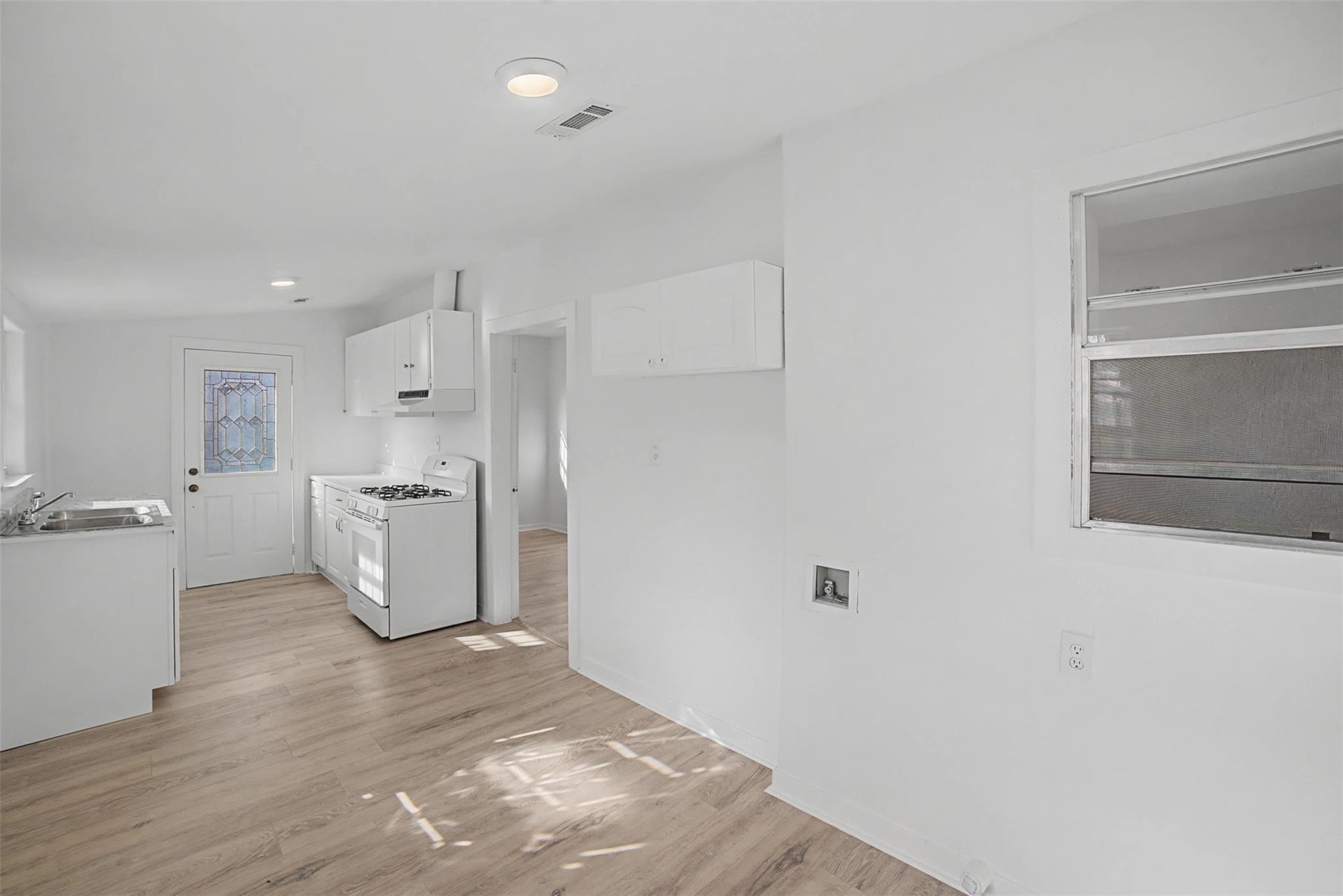 2703 E Cesar Chavez St, Austin, TX 78702