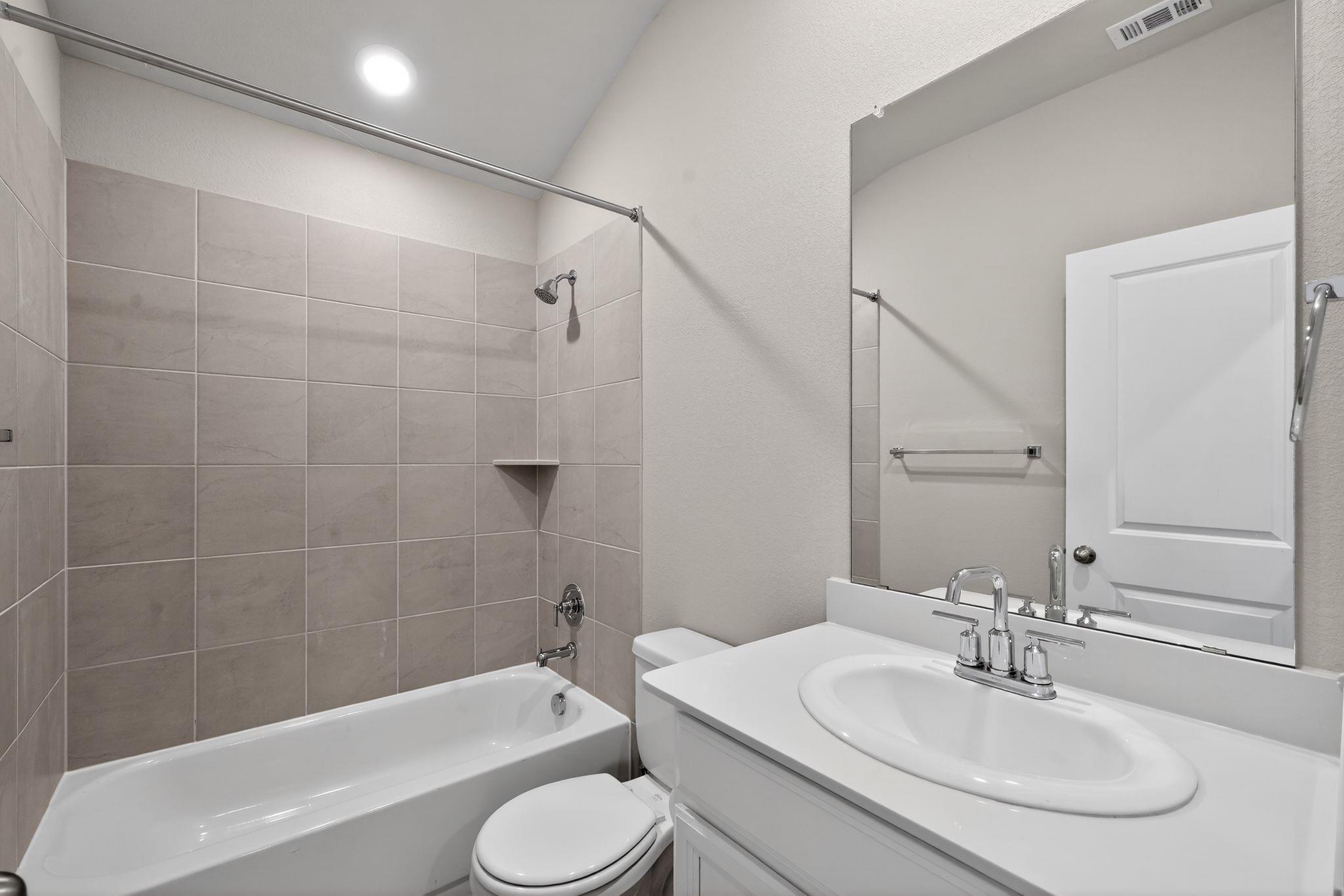 900 Main St, Hutto, TX 78634