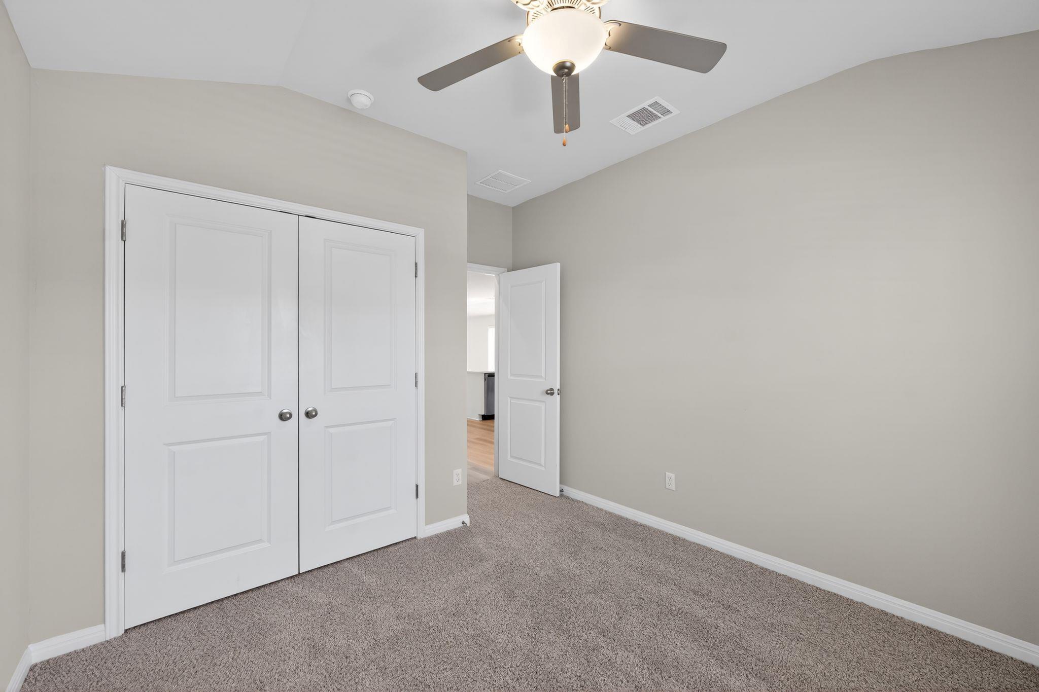 900 Main St, Hutto, TX 78634