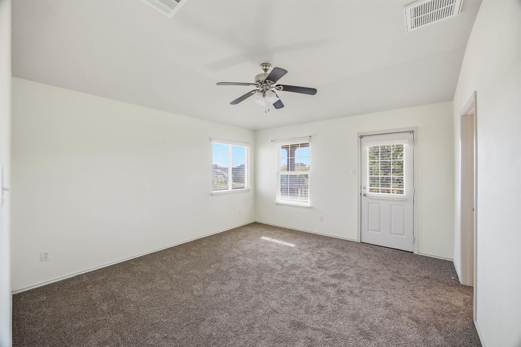 408 Azurite Dr, Jarrell, TX 76537