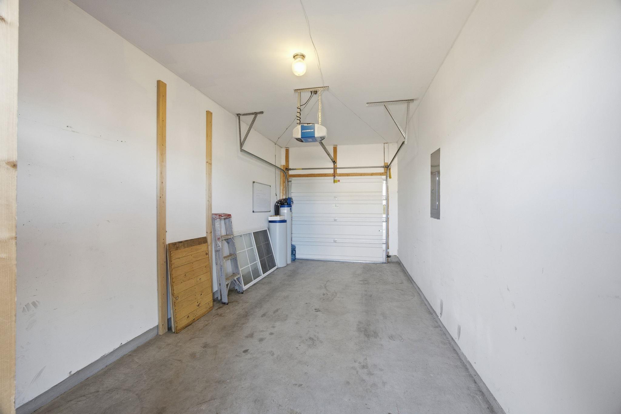 408 Azurite Dr, Jarrell, TX 76537