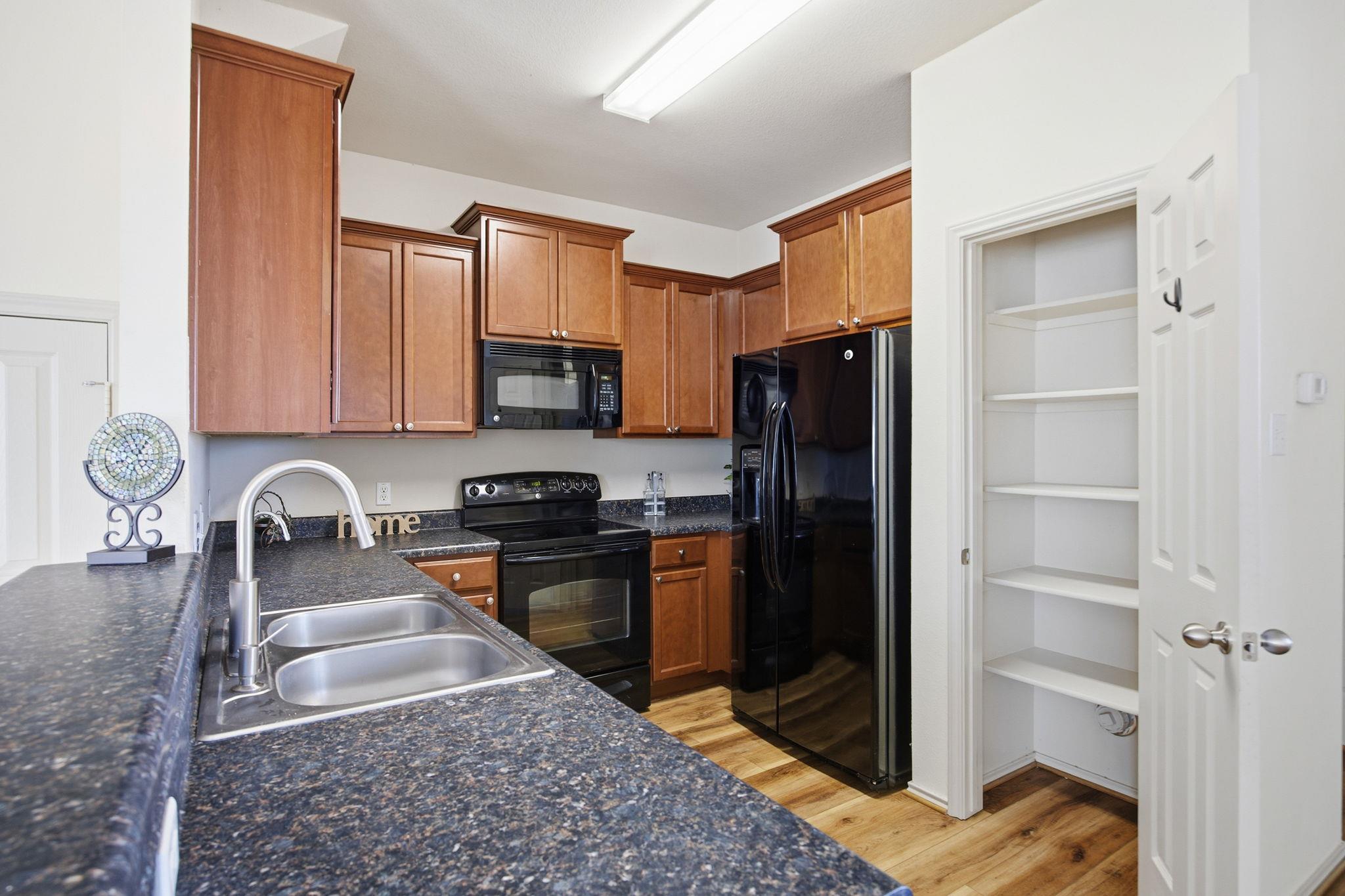 408 Azurite Dr, Jarrell, TX 76537