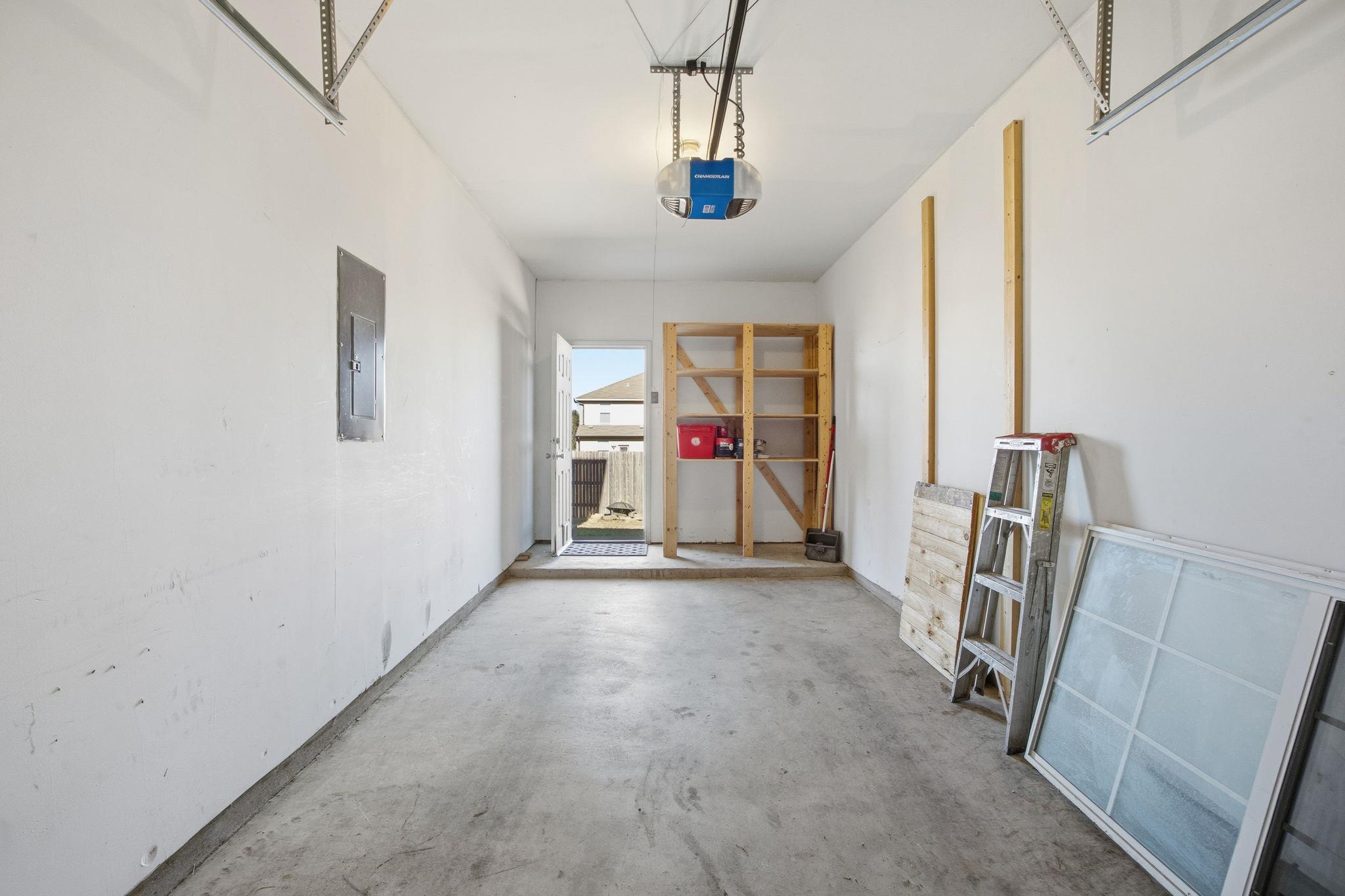 408 Azurite Dr, Jarrell, TX 76537