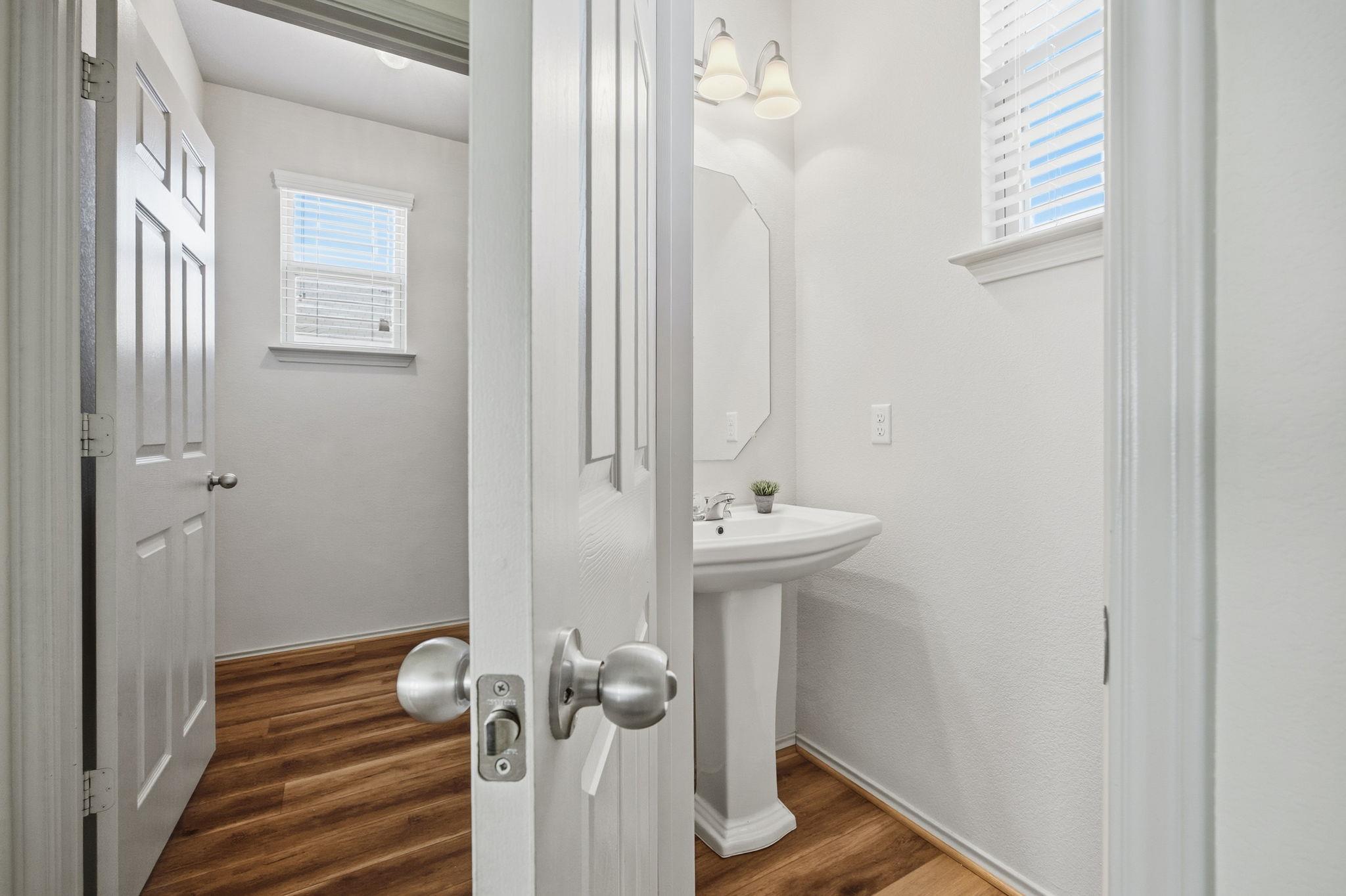 408 Azurite Dr, Jarrell, TX 76537