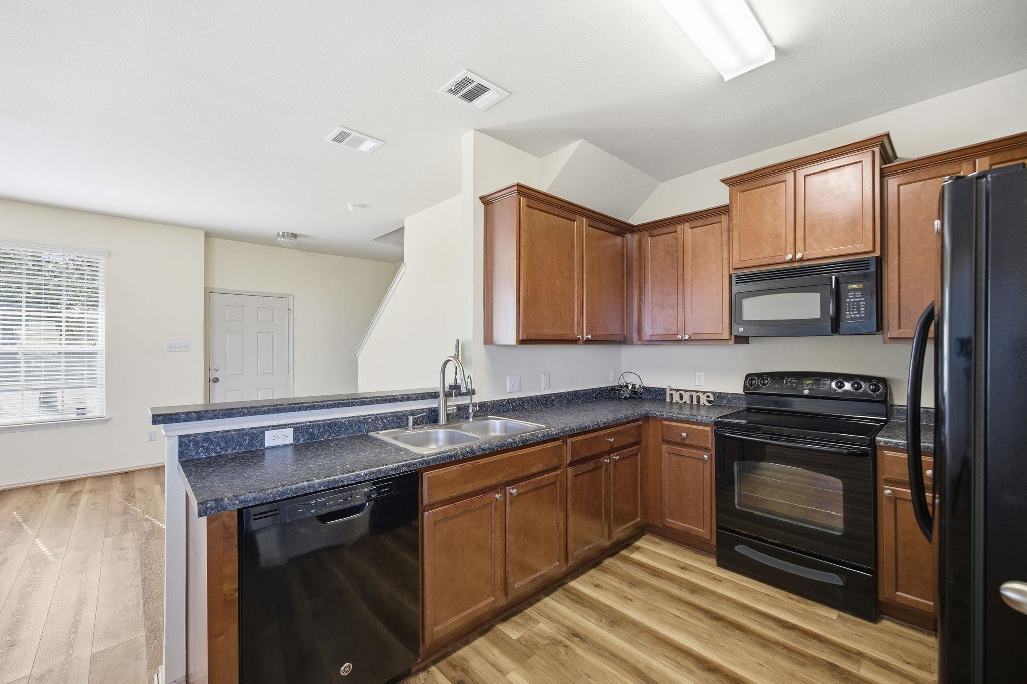 408 Azurite Dr, Jarrell, TX 76537