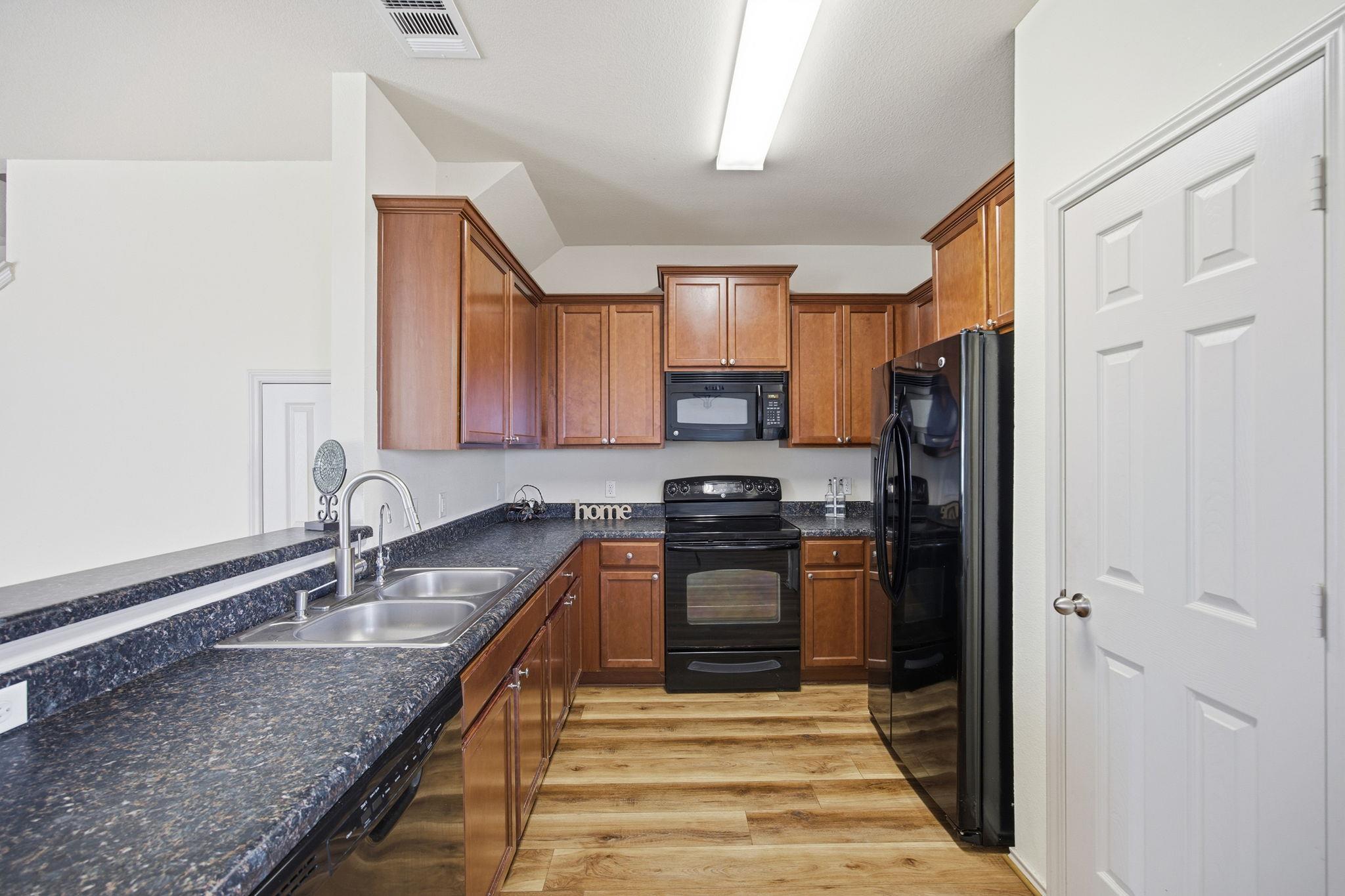 408 Azurite Dr, Jarrell, TX 76537