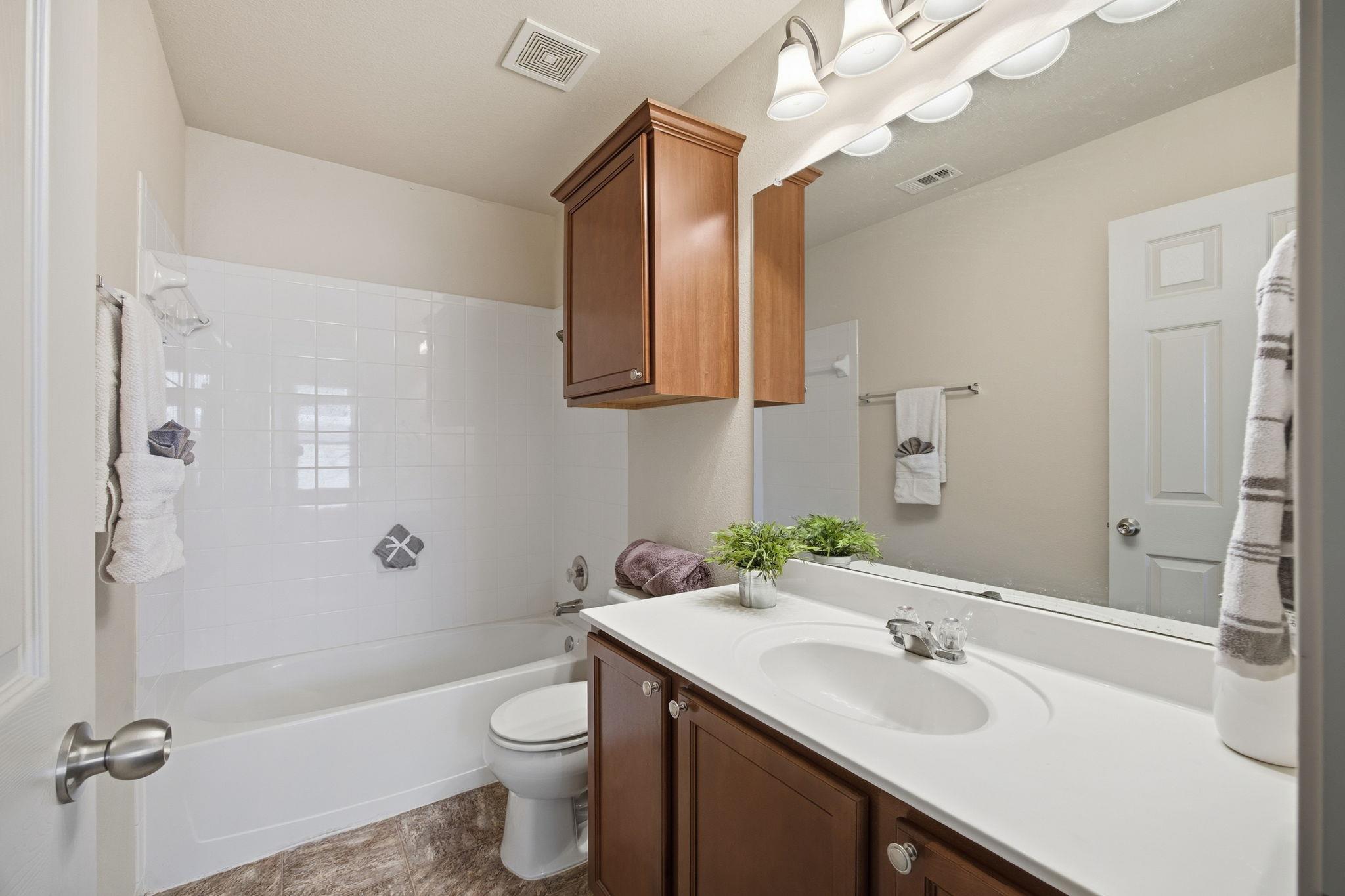 408 Azurite Dr, Jarrell, TX 76537