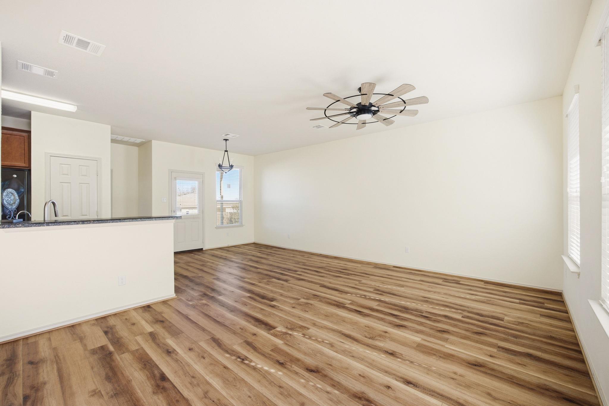 408 Azurite Dr, Jarrell, TX 76537