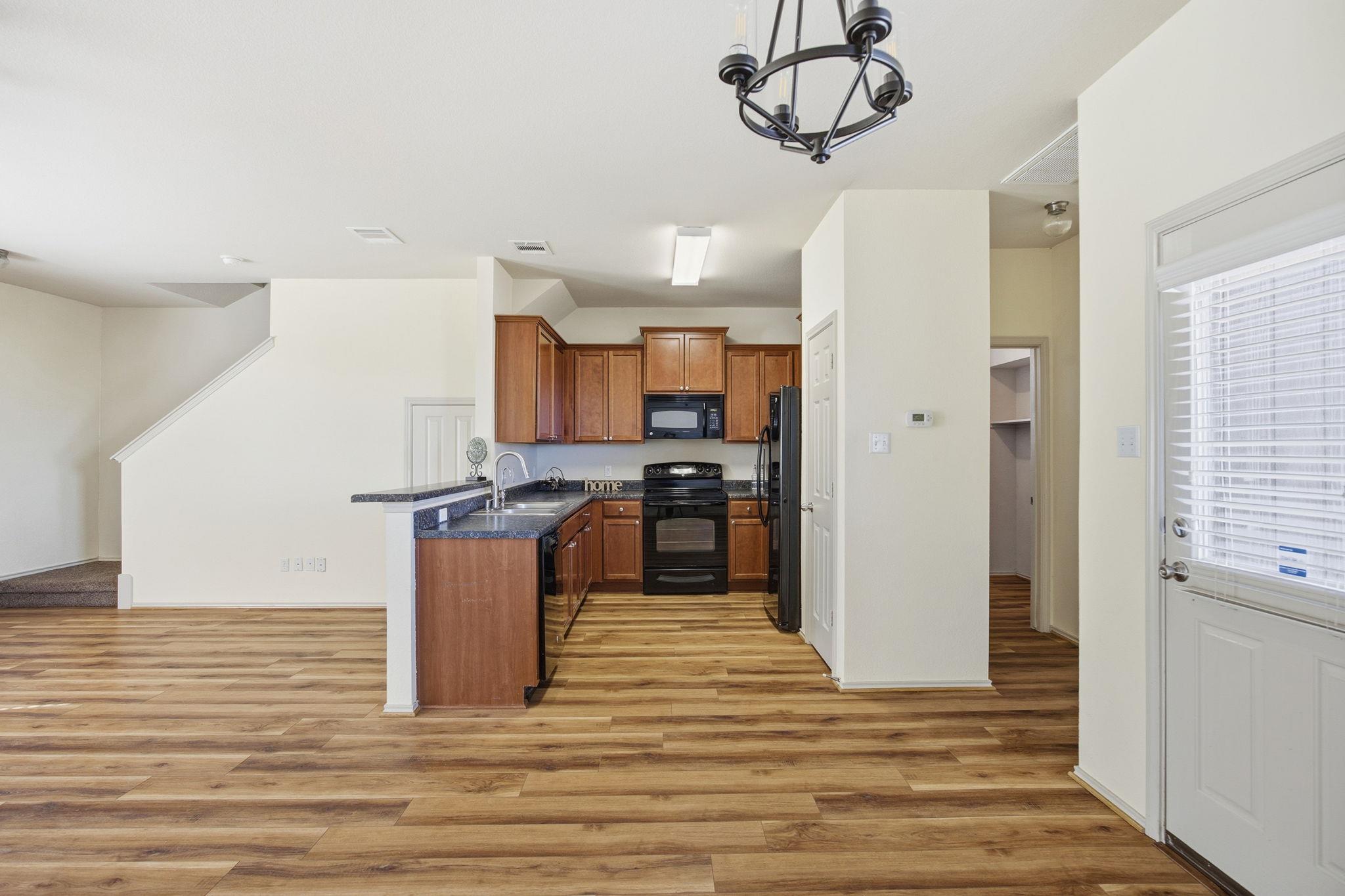 408 Azurite Dr, Jarrell, TX 76537