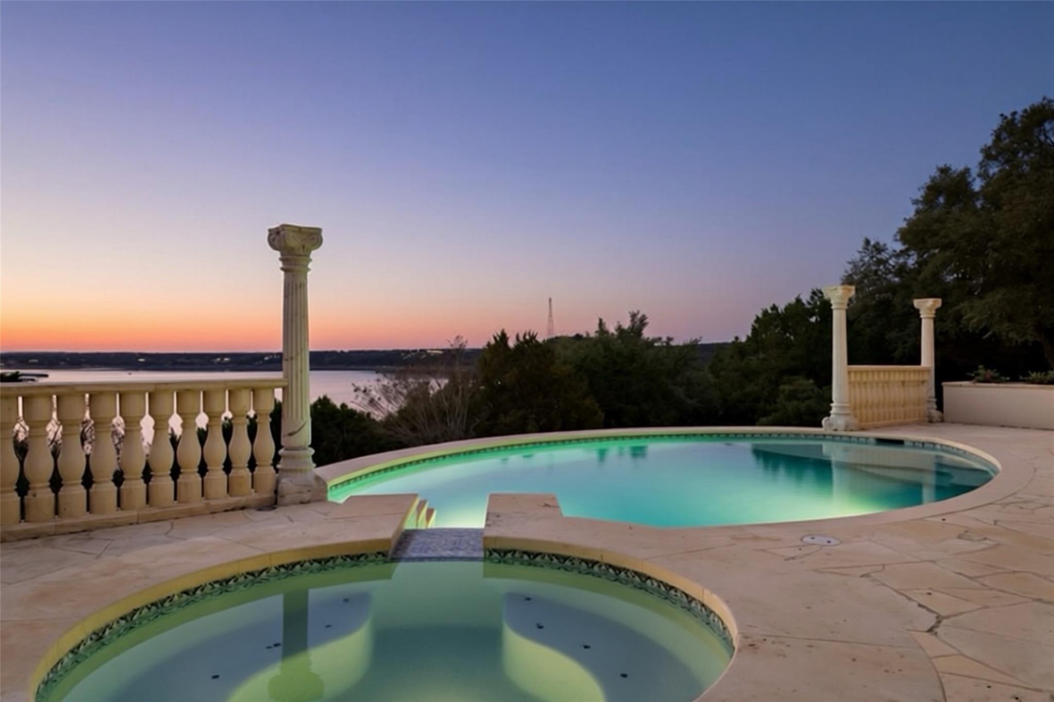 17607 Breakwater Dr, Jonestown, TX 78645