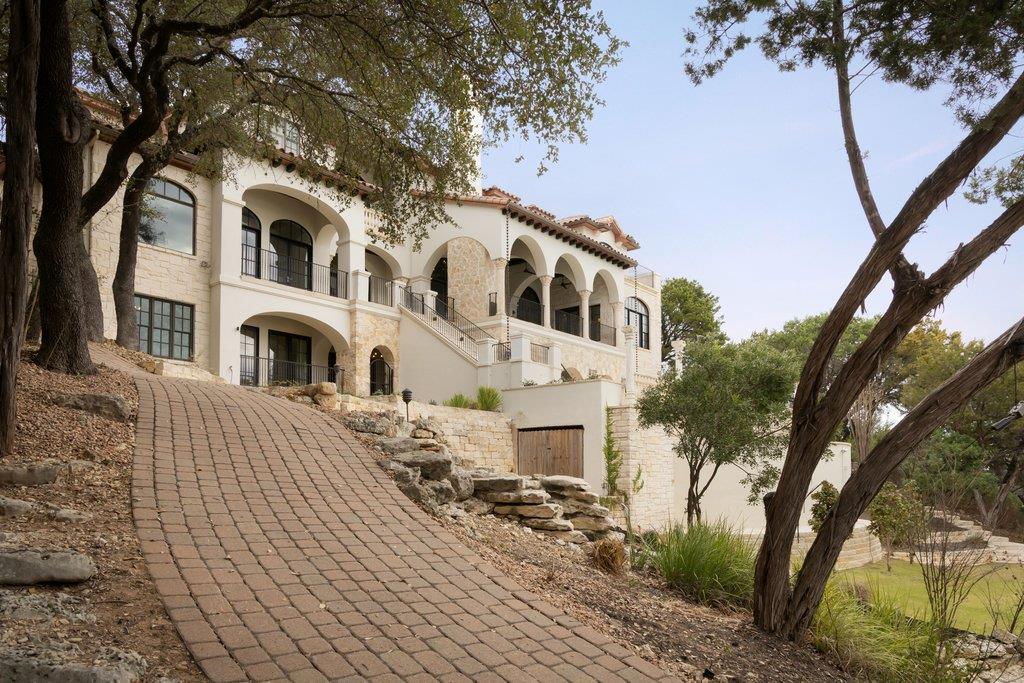 17607 Breakwater Dr, Jonestown, TX 78645