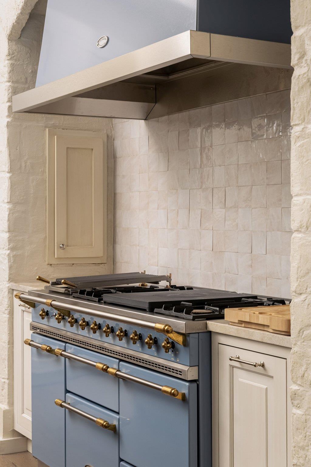 17607 Breakwater Dr, Jonestown, TX 78645