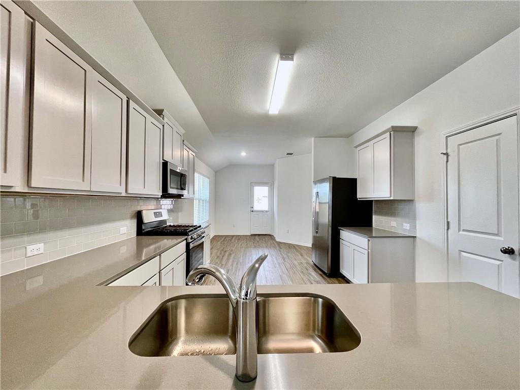 126 Canley Loop, Hutto, TX 78634