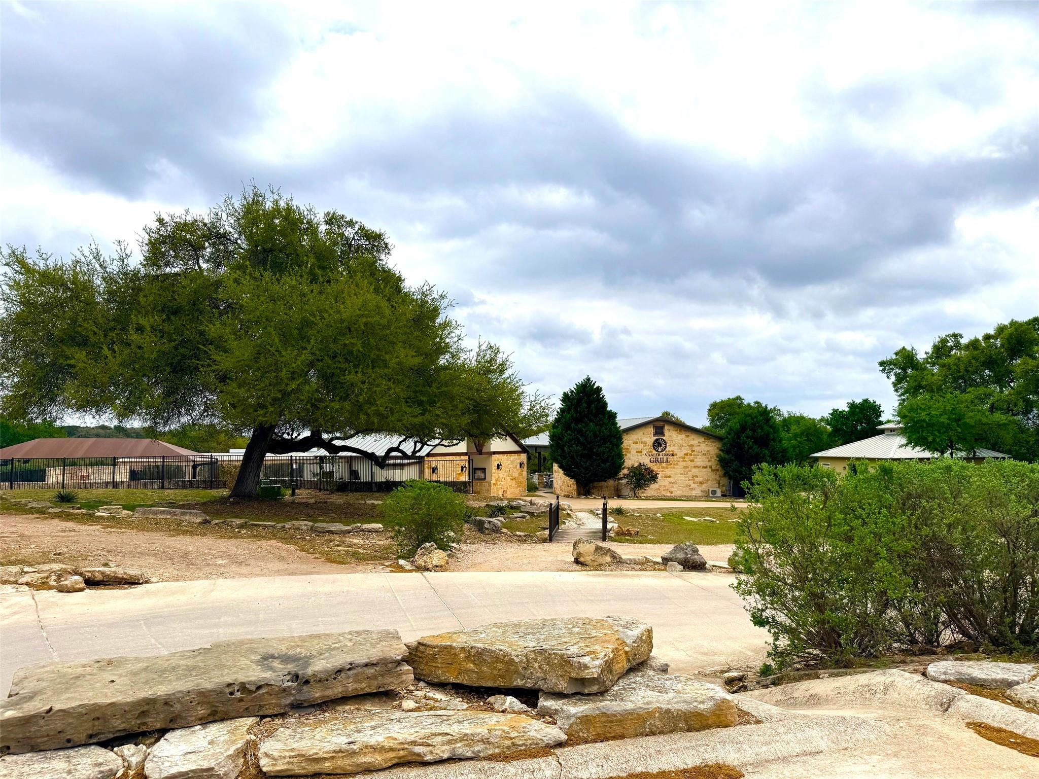 103 Ira Long, Blanco, TX 78606