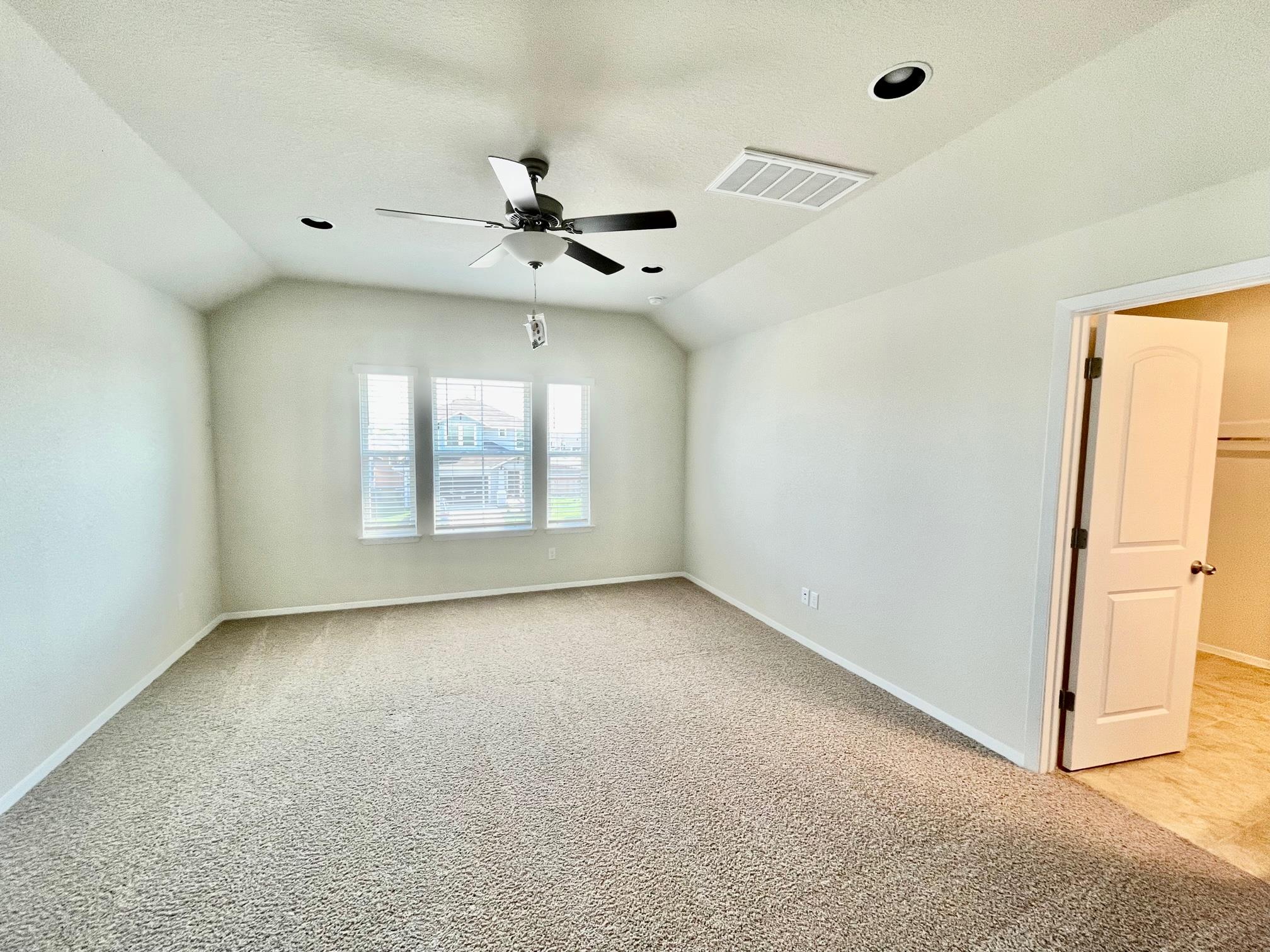 111 Living Reef Dr, San Marcos, TX 78666