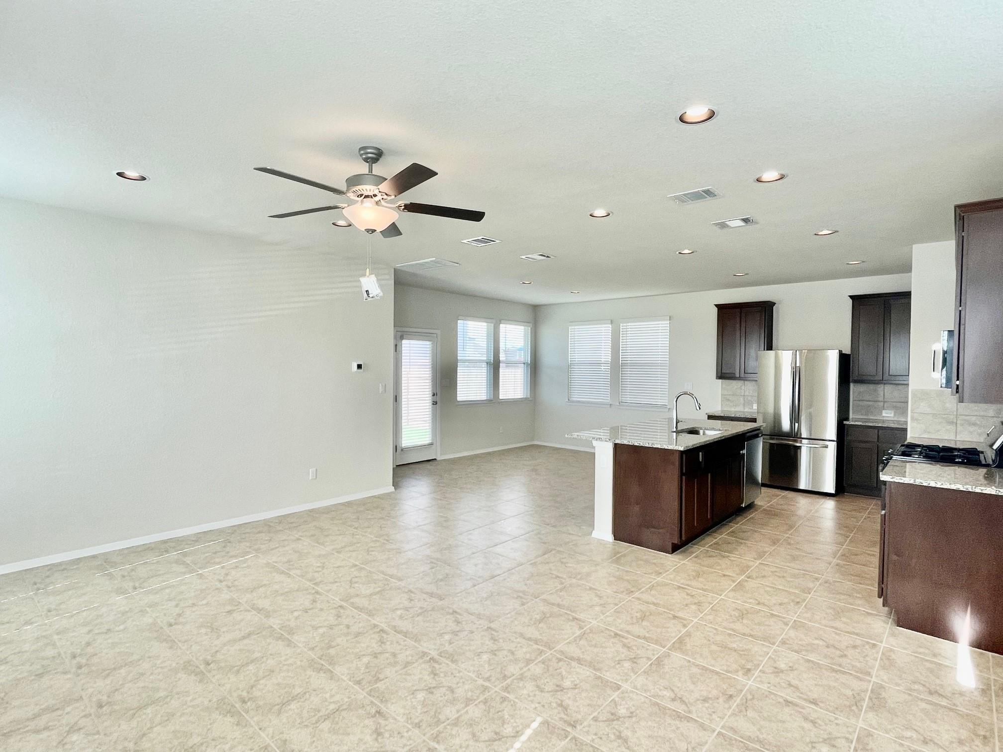 111 Living Reef Dr, San Marcos, TX 78666