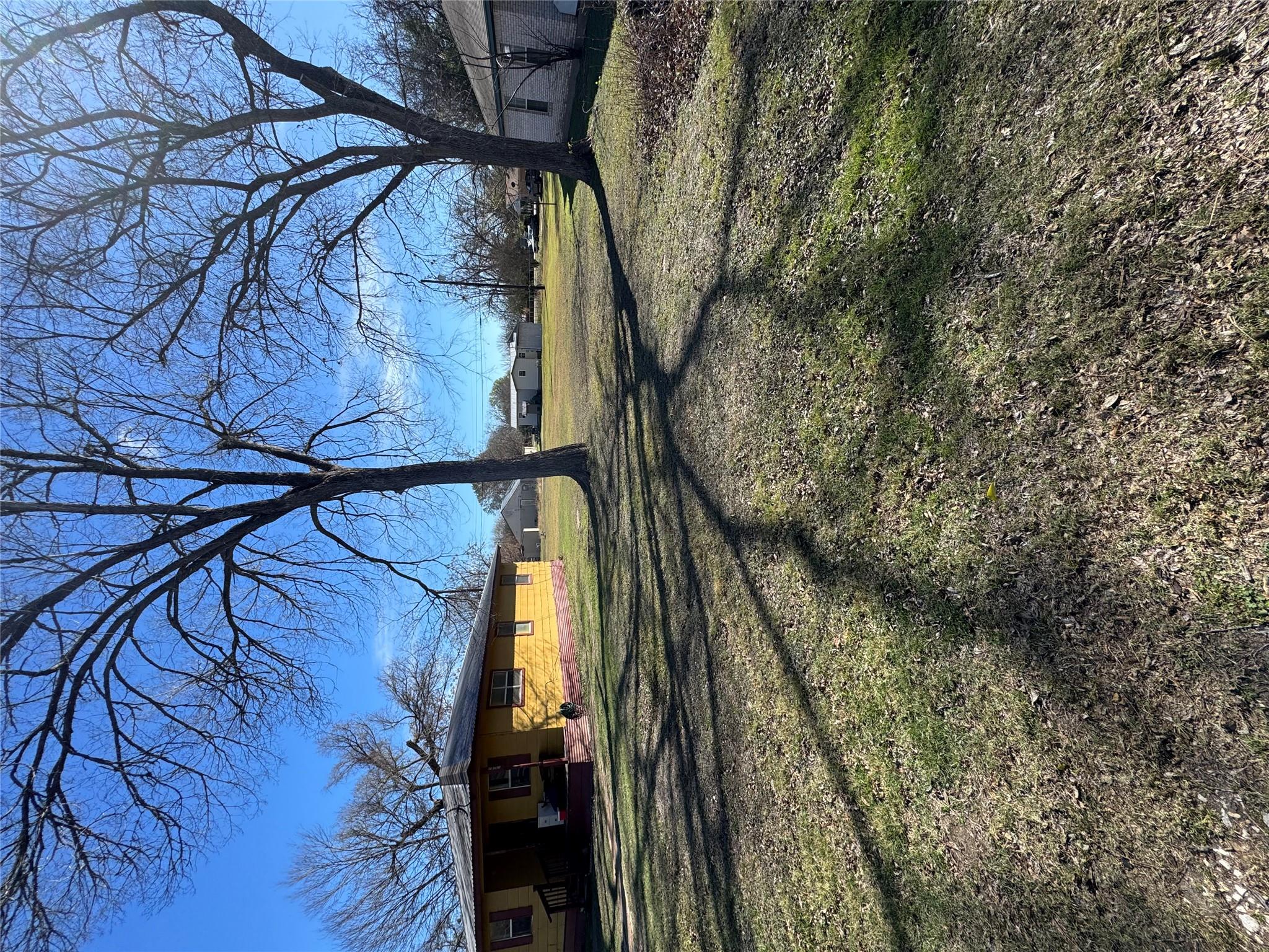 503 Hill St, Smithville, TX 78957