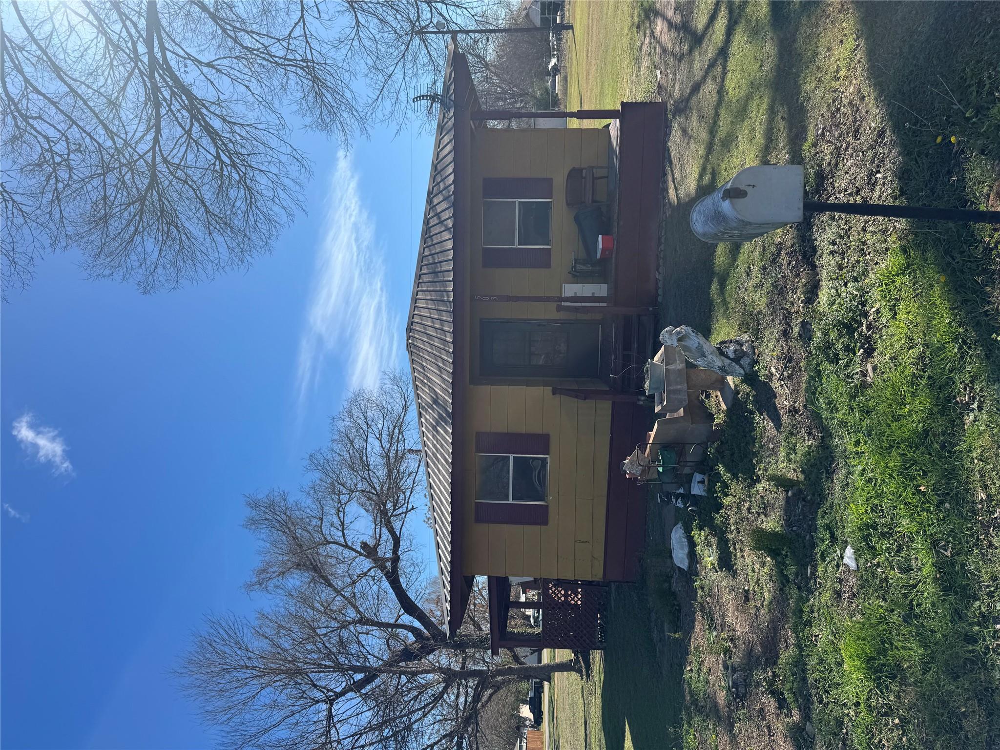 503 Hill St, Smithville, TX 78957