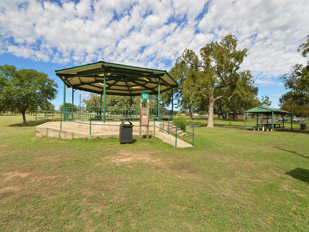 1200 Brendon Lee Ln, Georgetown, TX 78626