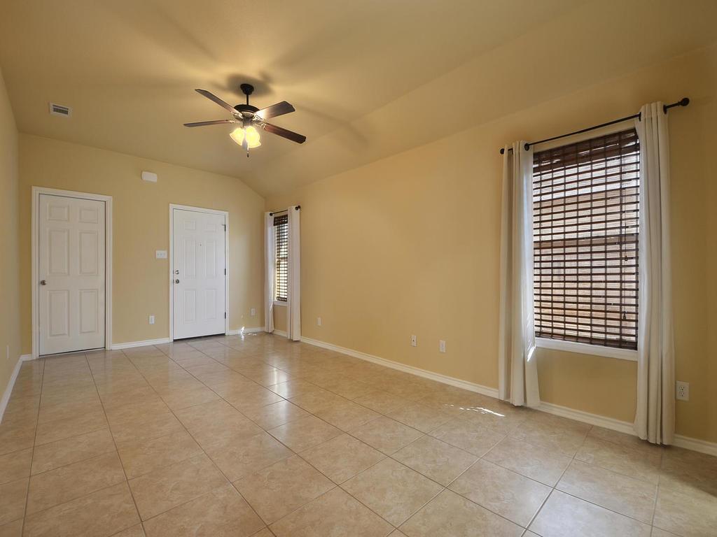 1200 Brendon Lee Ln, Georgetown, TX 78626