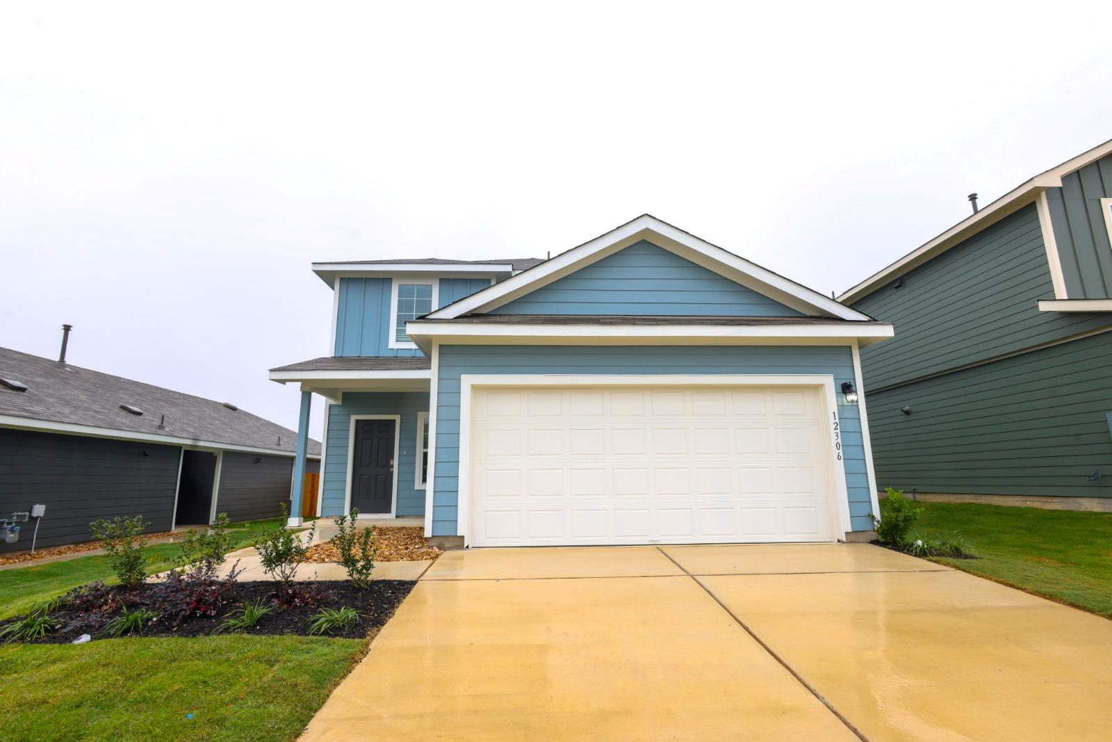 12306 Bulldogger Bnd, Mustang Ridge, TX 78610