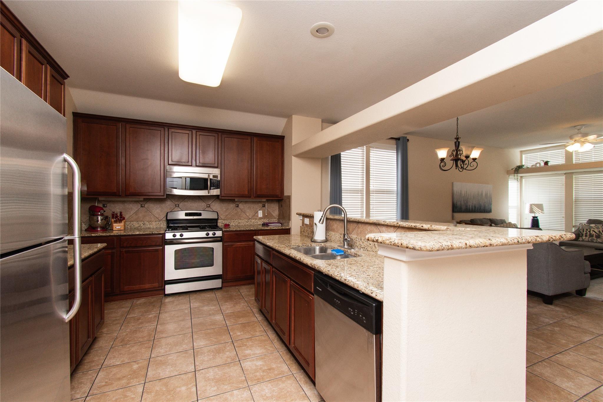 421 Shadowpoint, San Marcos, TX 78666