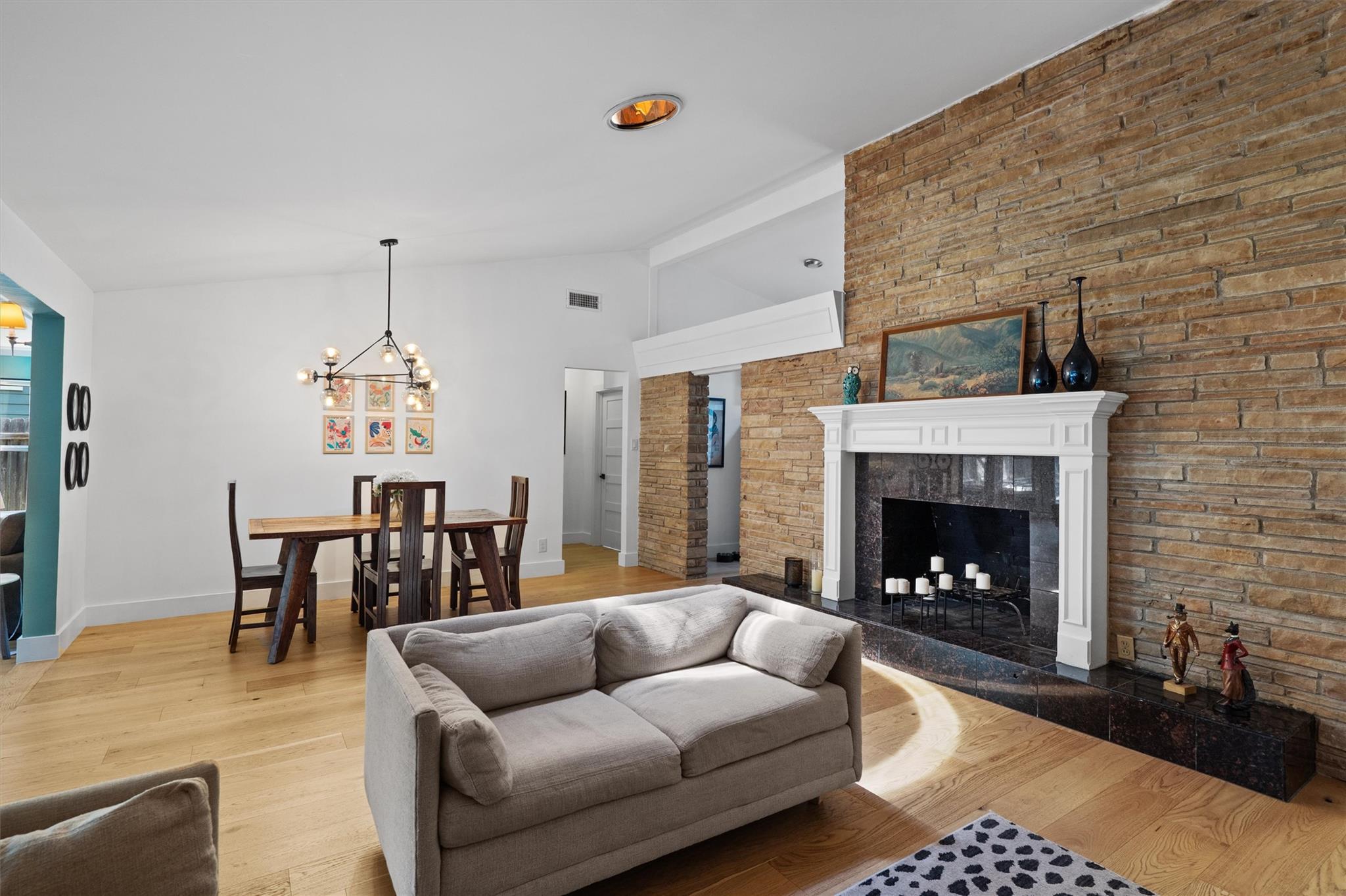 4604 Rue St, Austin, TX 78731