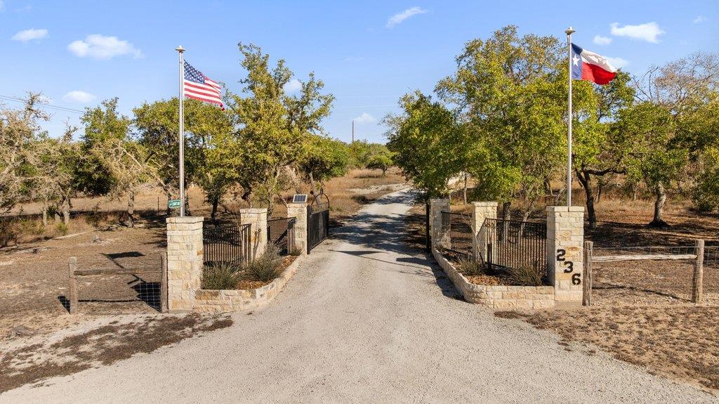 236 Ranch Circle Dr, Kendalia, TX 78027