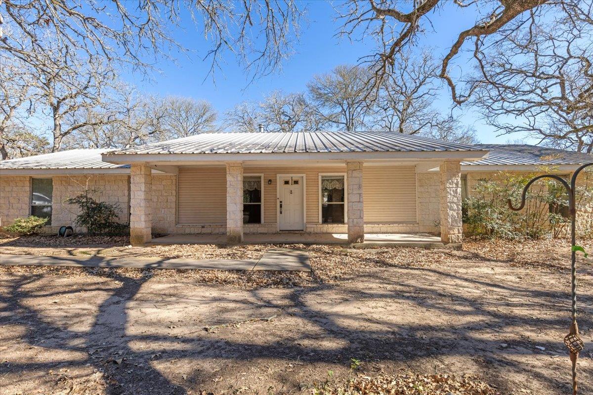 271 Akaloa Dr, Bastrop, TX 78602