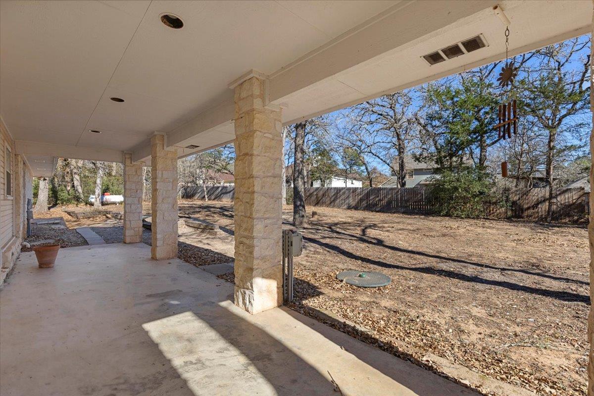 271 Akaloa Dr, Bastrop, TX 78602