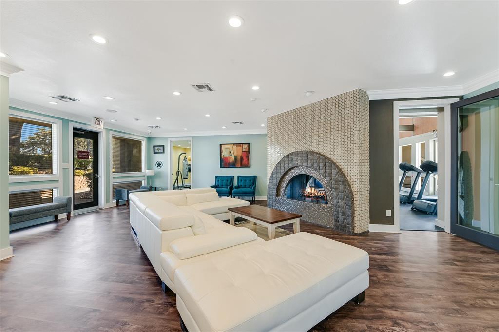 935 La Posada Dr # 126, Austin, TX 78752