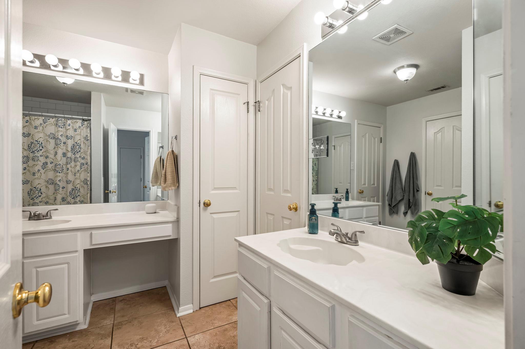 2030 Wood Glen Dr, Round Rock, TX 78681