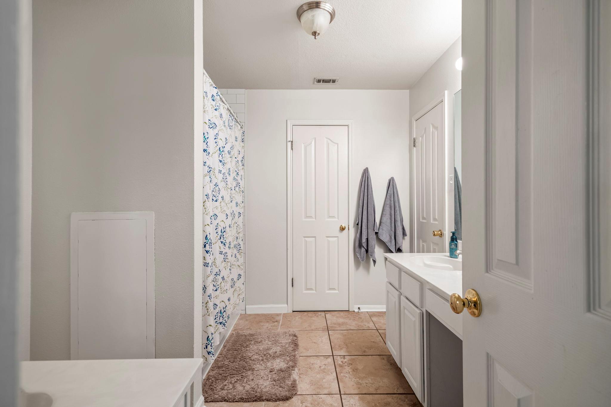 2030 Wood Glen Dr, Round Rock, TX 78681