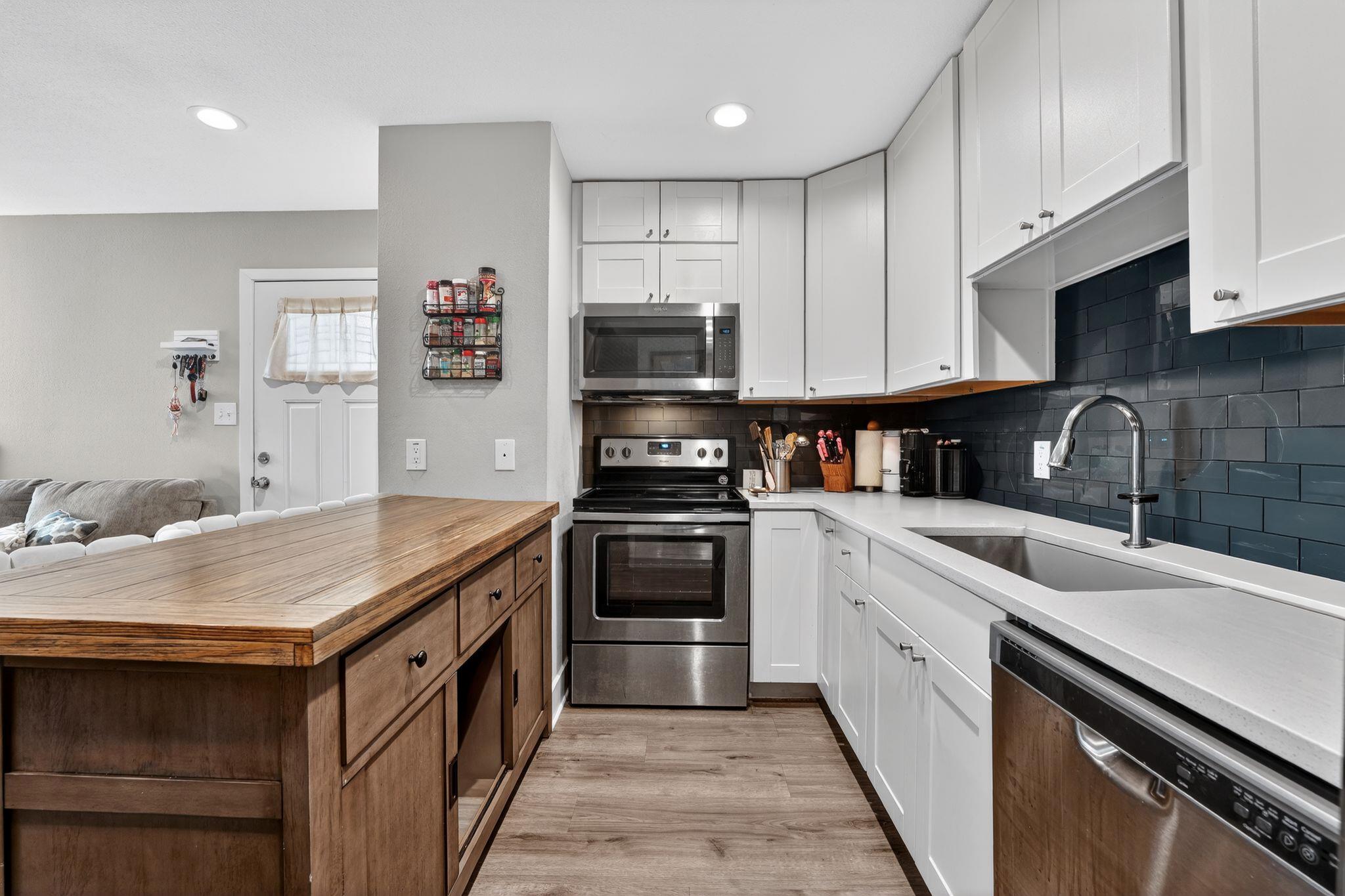 935 La Posada Dr # 128, Austin, TX 78752