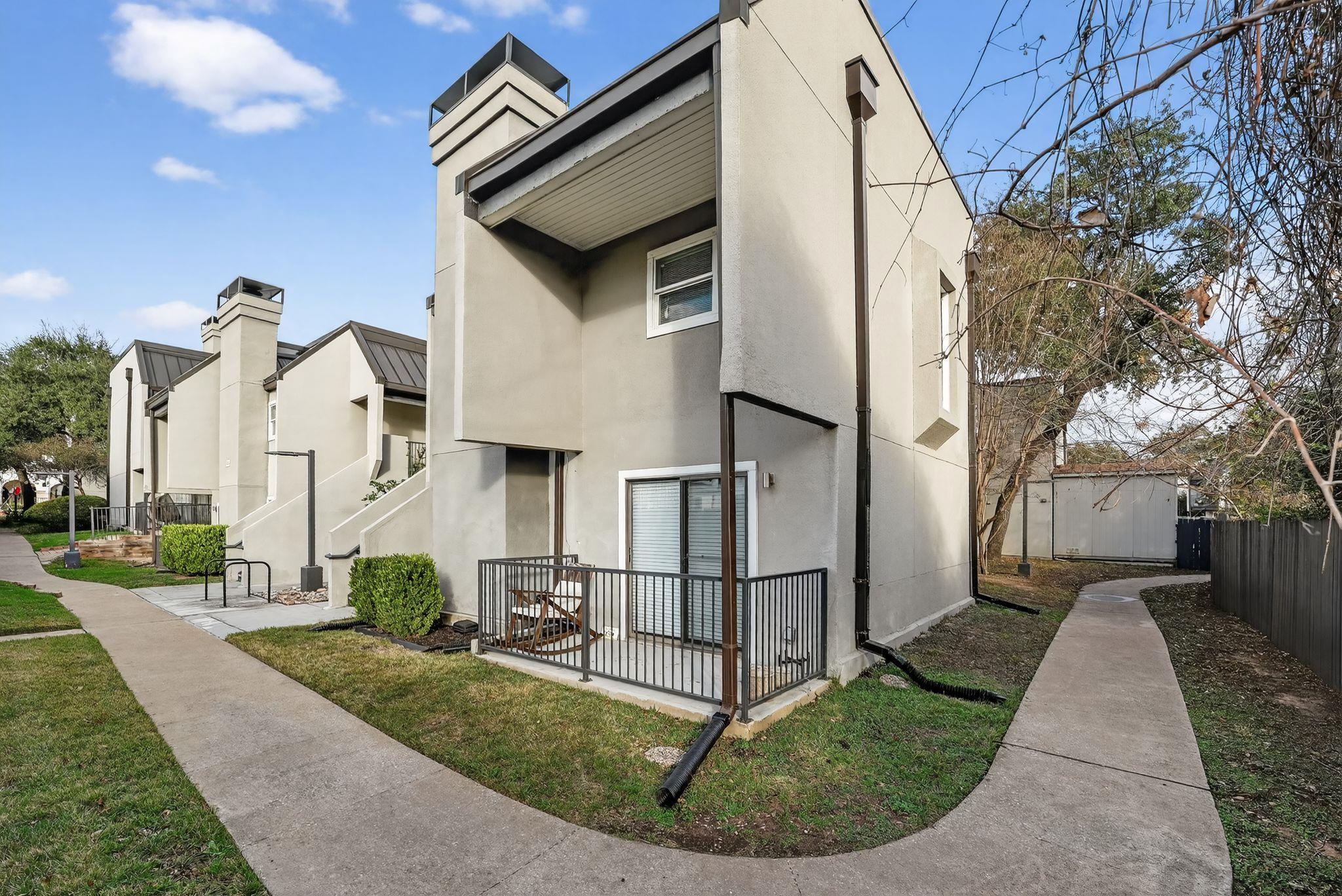 935 La Posada Dr # 128, Austin, TX 78752