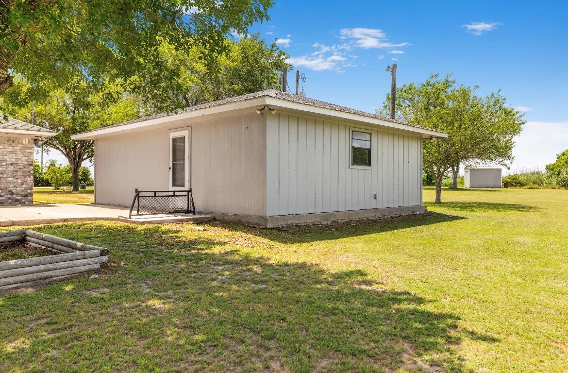 2460 State Highway 95 Highway N, Moulton, TX 77975