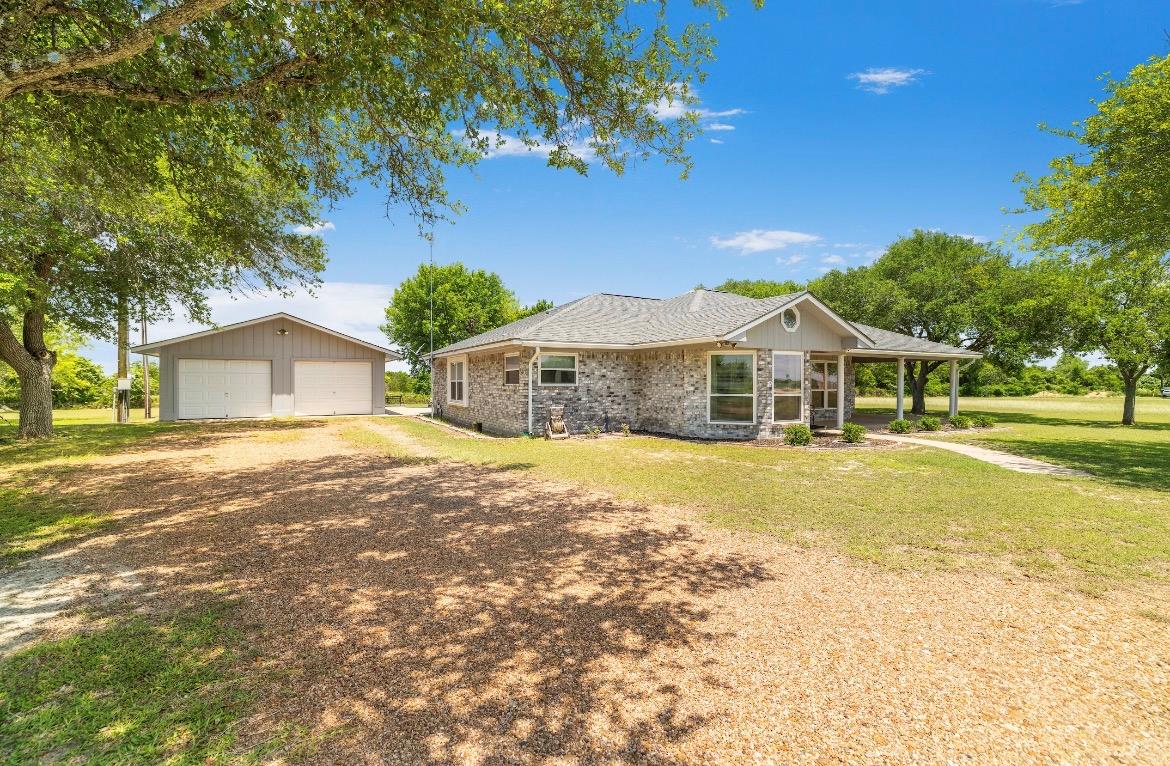 2460 State Highway 95 Highway N, Moulton, TX 77975