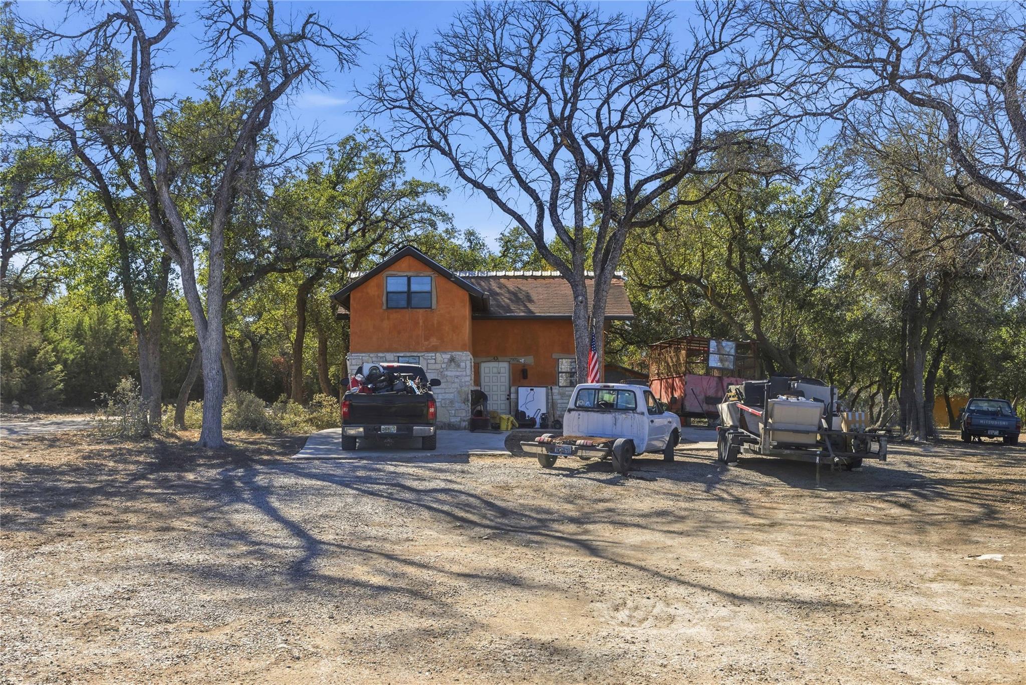 196 Southern Dr, Johnson City, TX 78636