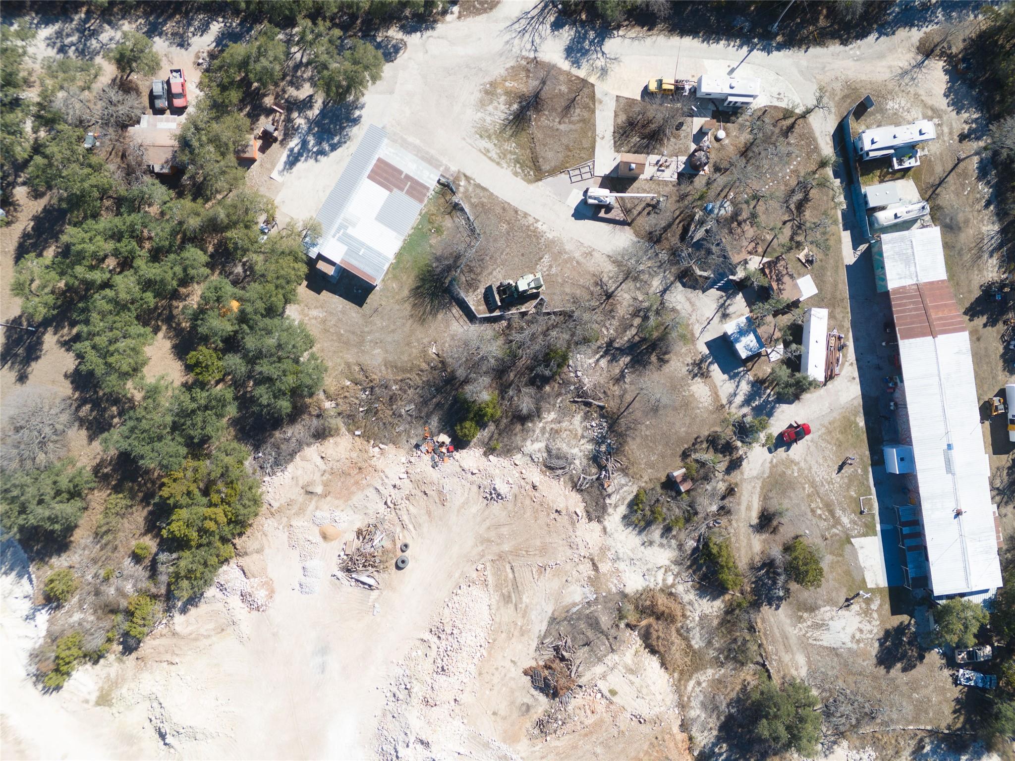 196 Southern Dr, Johnson City, TX 78636