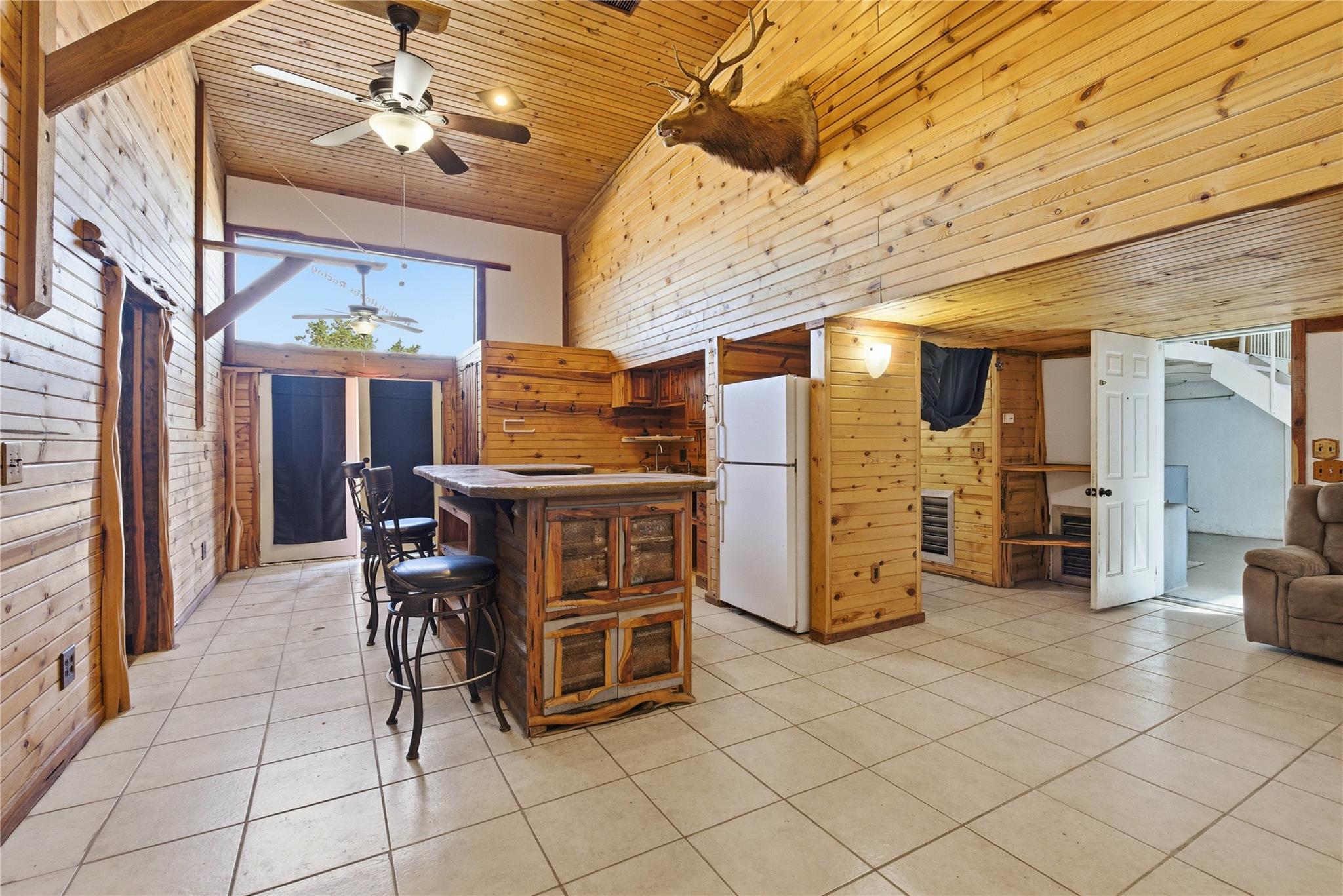 196 Southern Dr, Johnson City, TX 78636