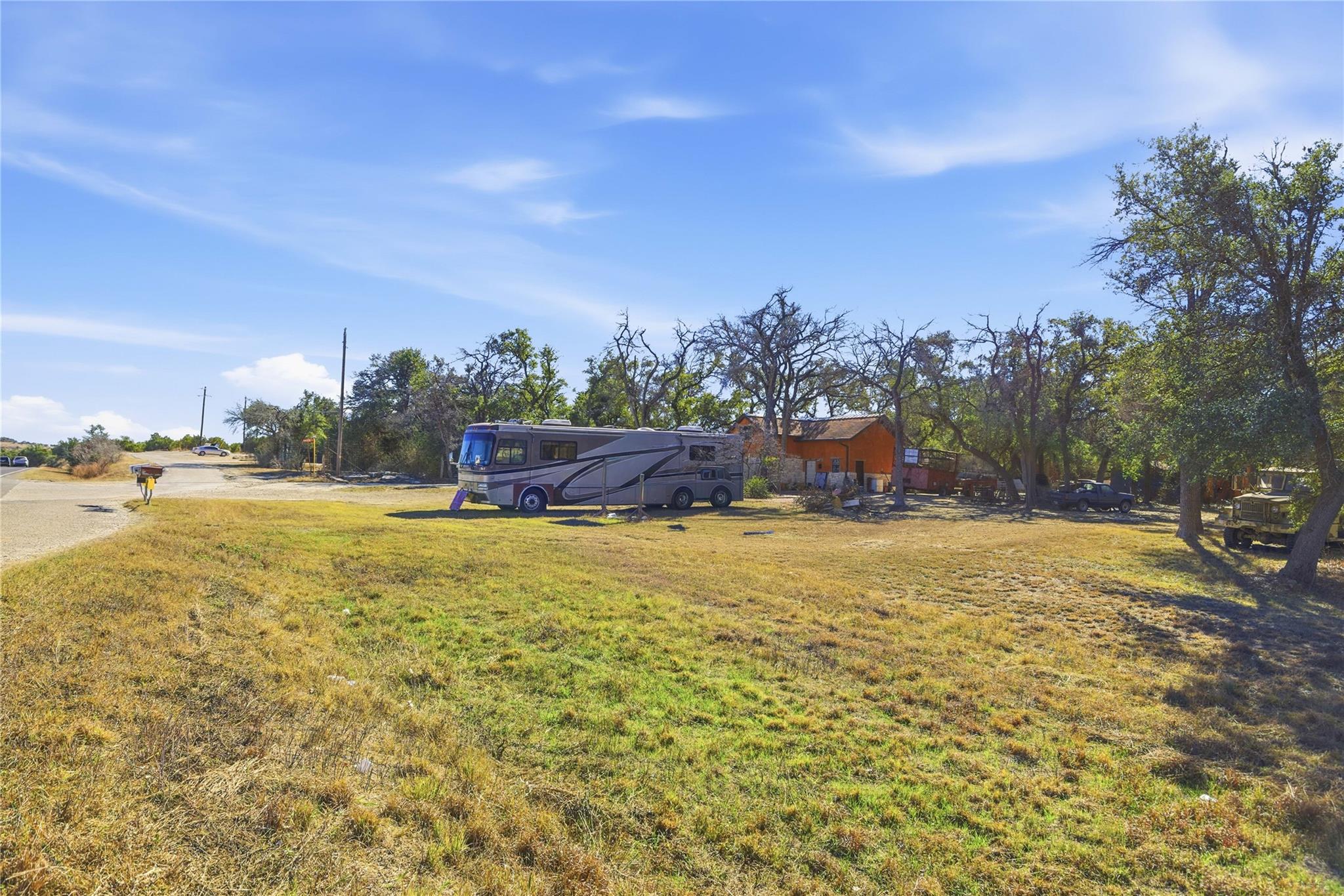 196 Southern Dr, Johnson City, TX 78636