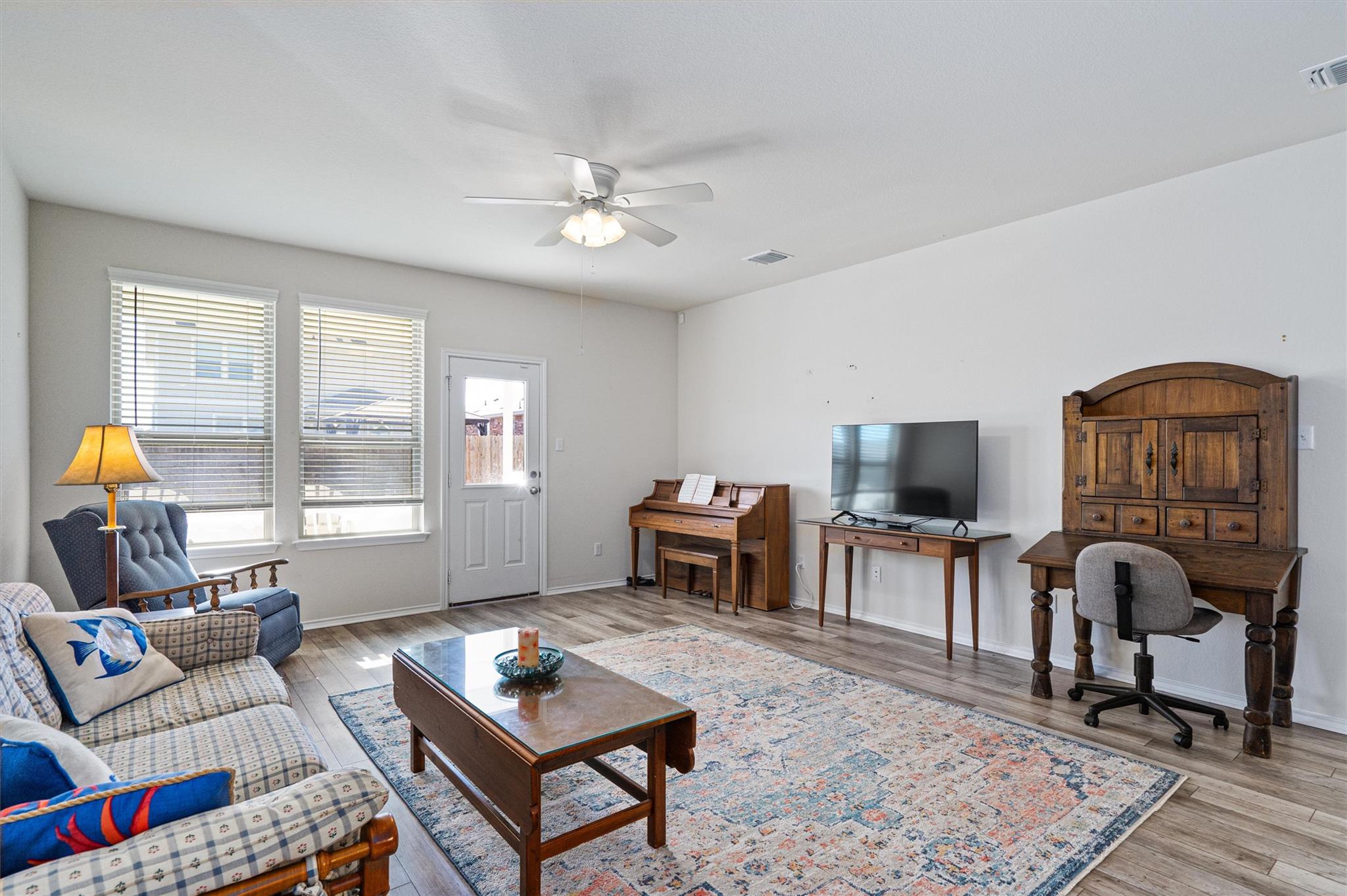 160 Gunther Way, Taylor, TX 76574